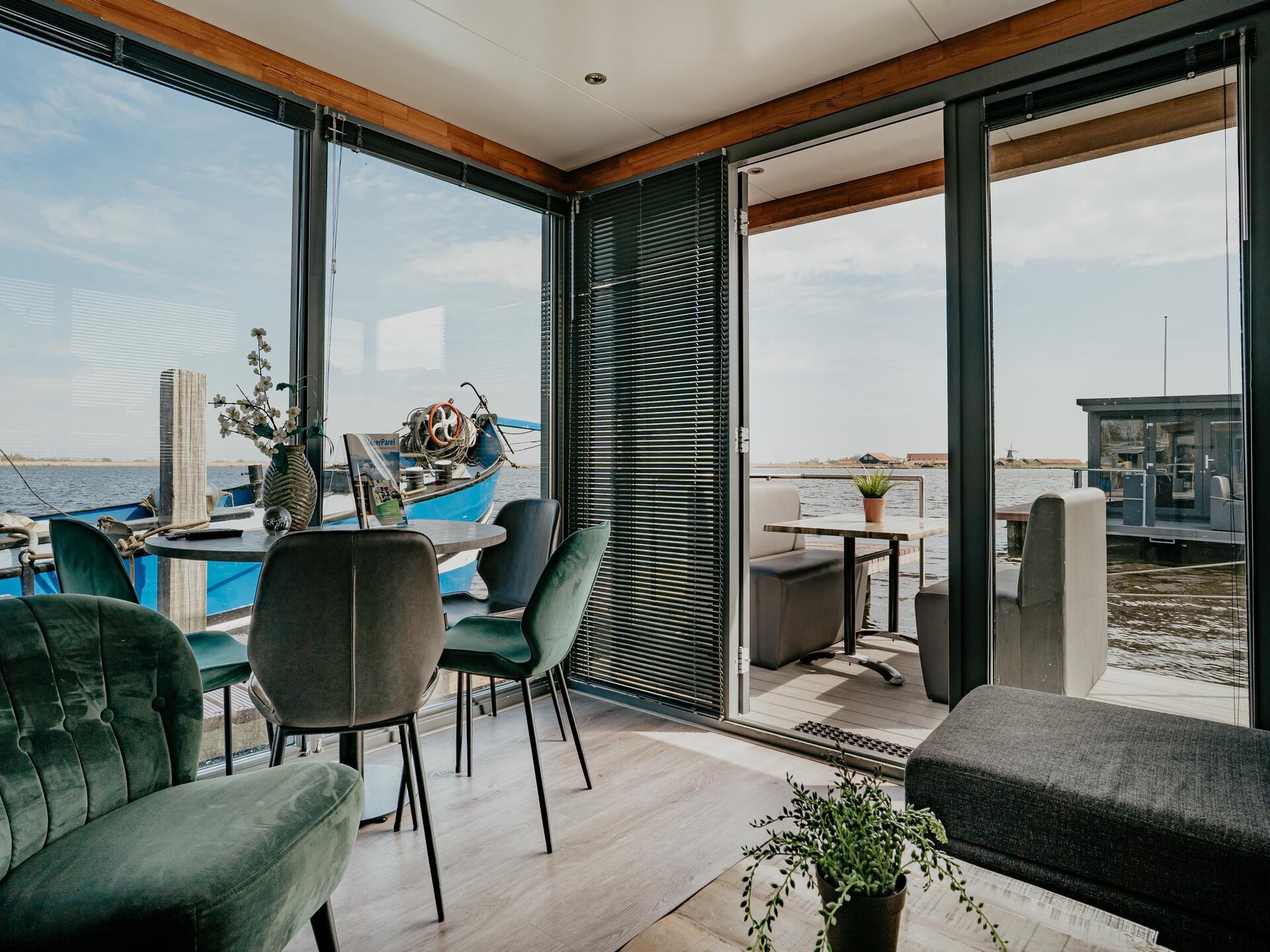 Moderne woonboot met panoramisch uitzicht op het Uitgeestermeer - foto 10