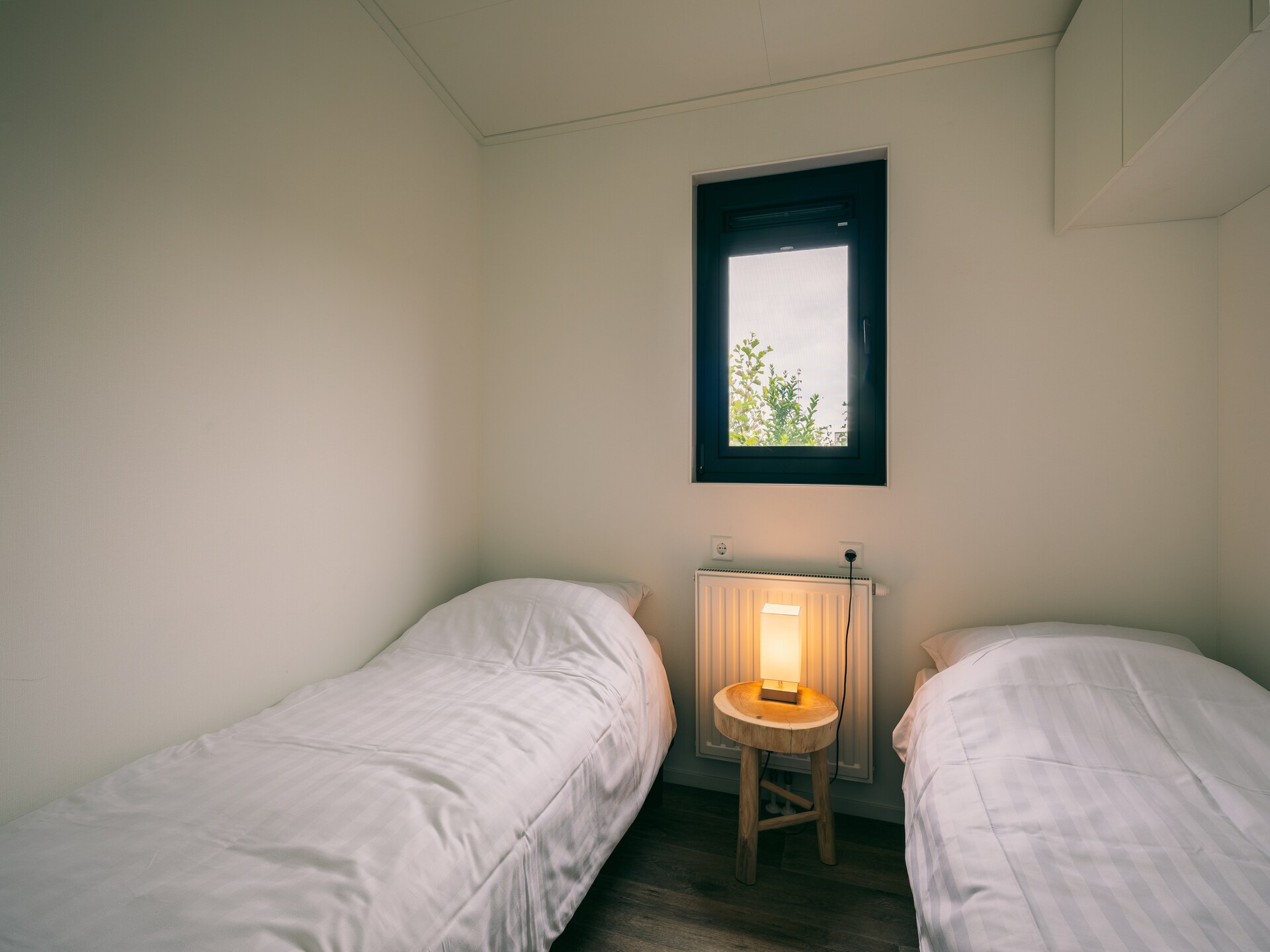Duurzame 4-persoonsbungalow aan natuurgebied in Herkingen - foto 8