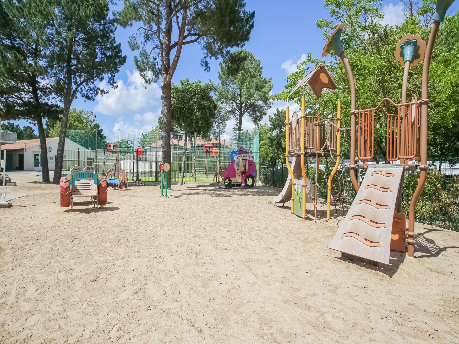 Op 1,5 km van het strand: Moderne stacaravan in Saint-Jean-de-Monts - foto 14