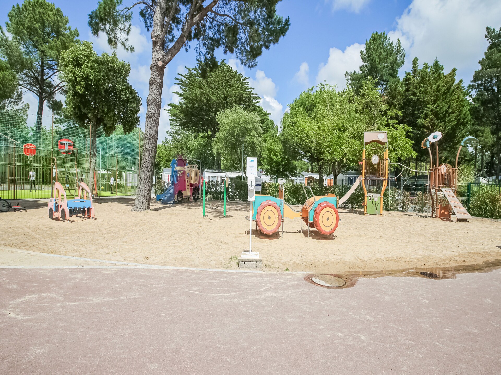 Op 1,5 km van het strand: Moderne stacaravan in Saint-Jean-de-Monts - foto 16