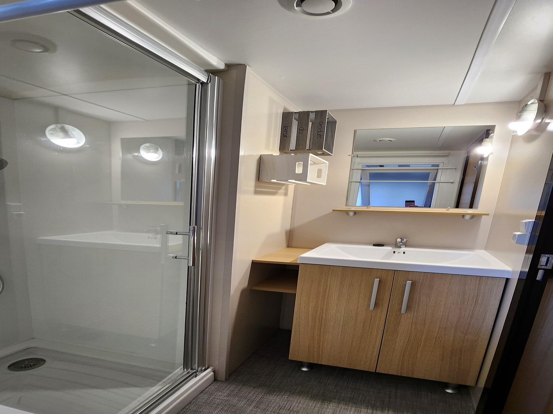 Op 1,5 km van het strand: Moderne stacaravan in Saint-Jean-de-Monts - foto 4