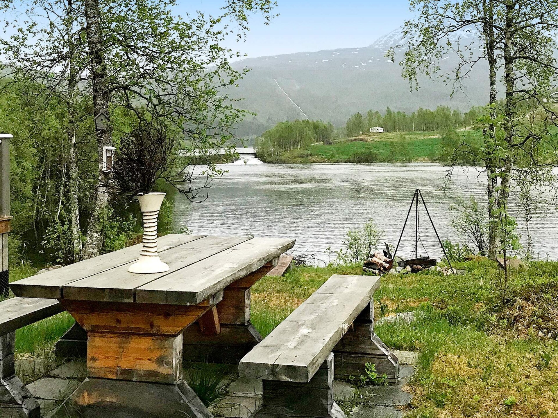 Zonovergoten vakantiehuis aan visrijk meer in Melkedalen, op 20 meter van het strand - foto 3