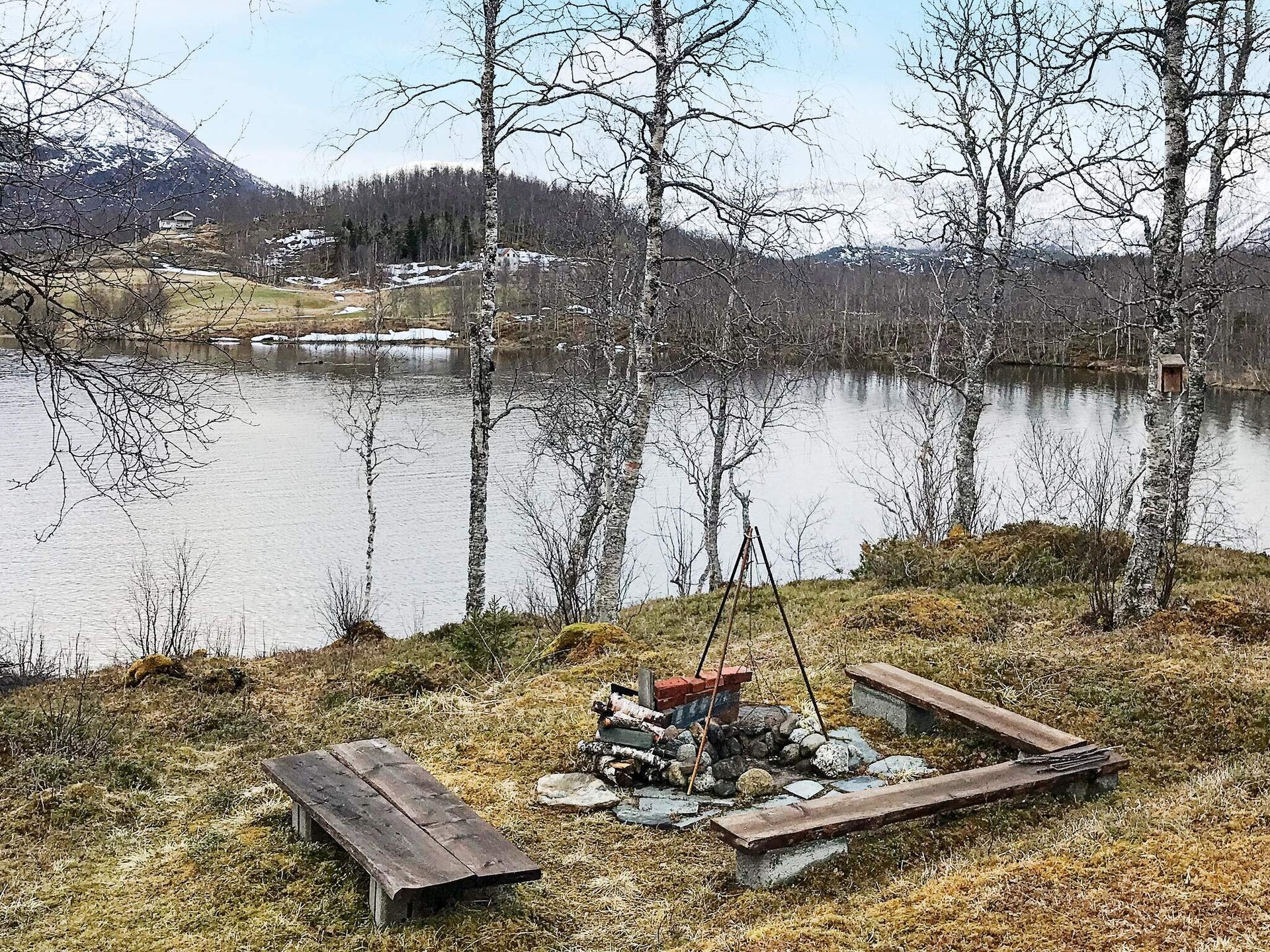 Zonovergoten vakantiehuis aan visrijk meer in Melkedalen, op 20 meter van het strand - foto 15