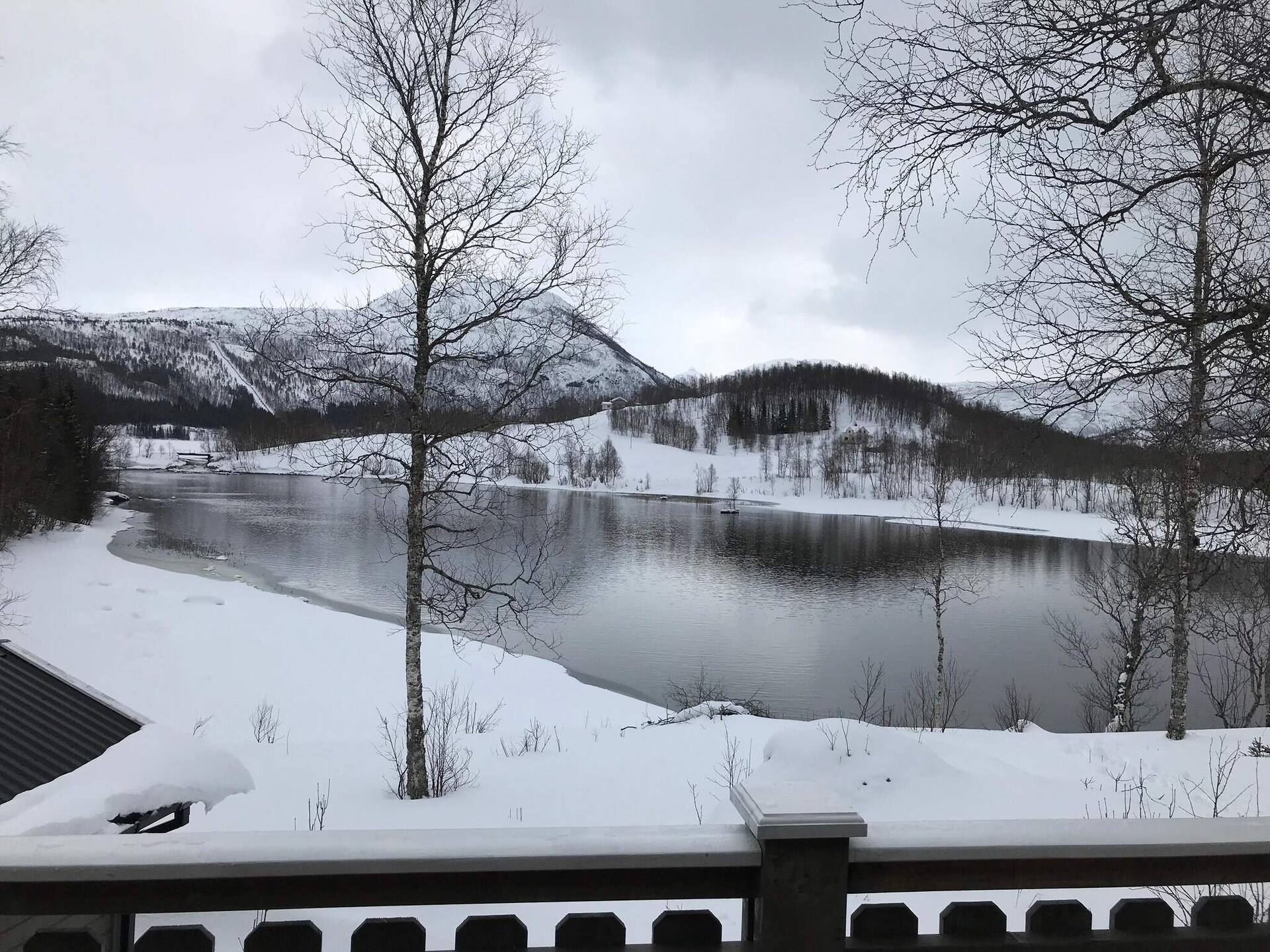 Zonovergoten vakantiehuis aan visrijk meer in Melkedalen, op 20 meter van het strand - foto 17