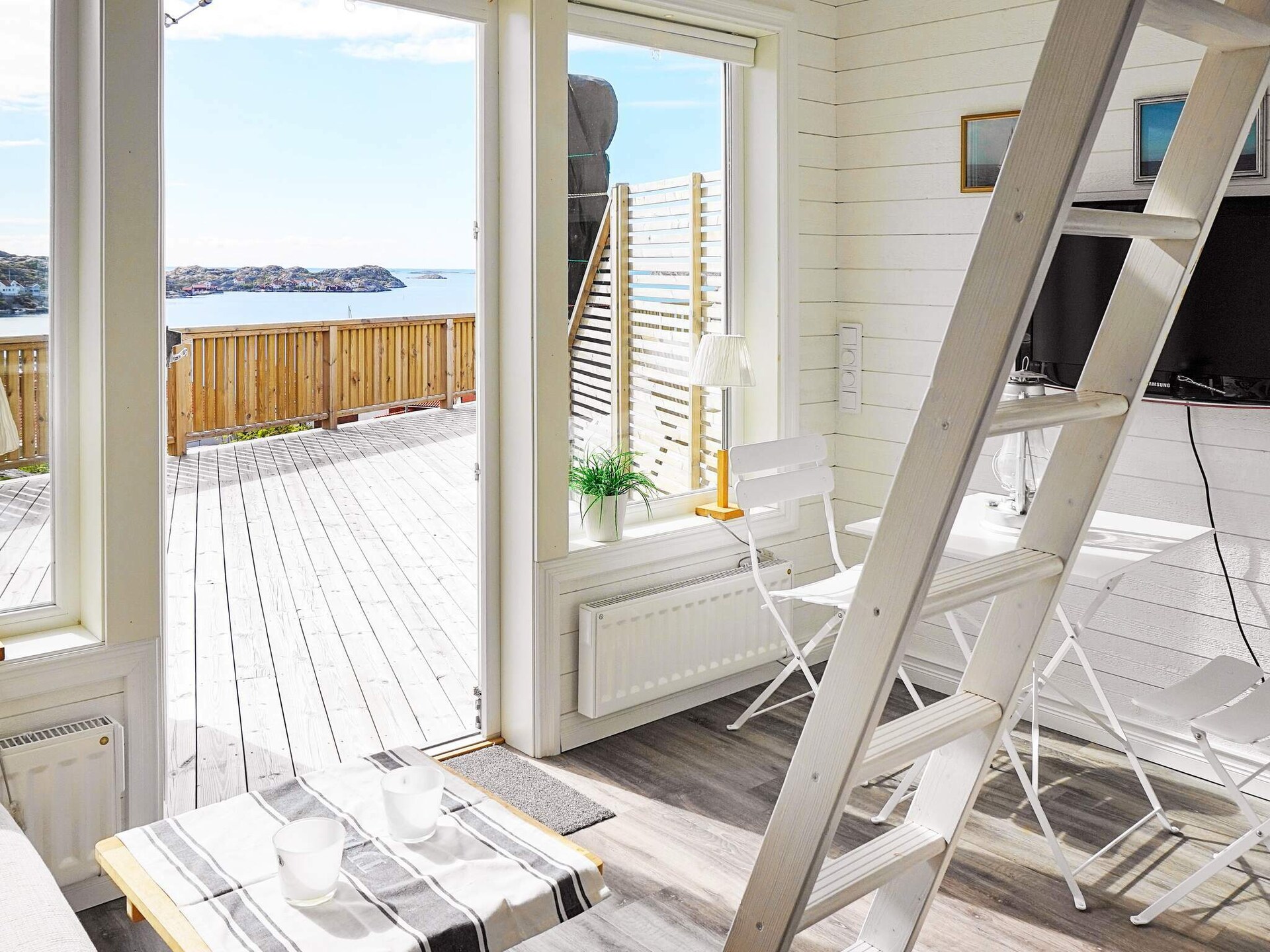 Panoramazicht op zee: modern vakantiehuisje bij Rönnäng, Tjörn - foto 11