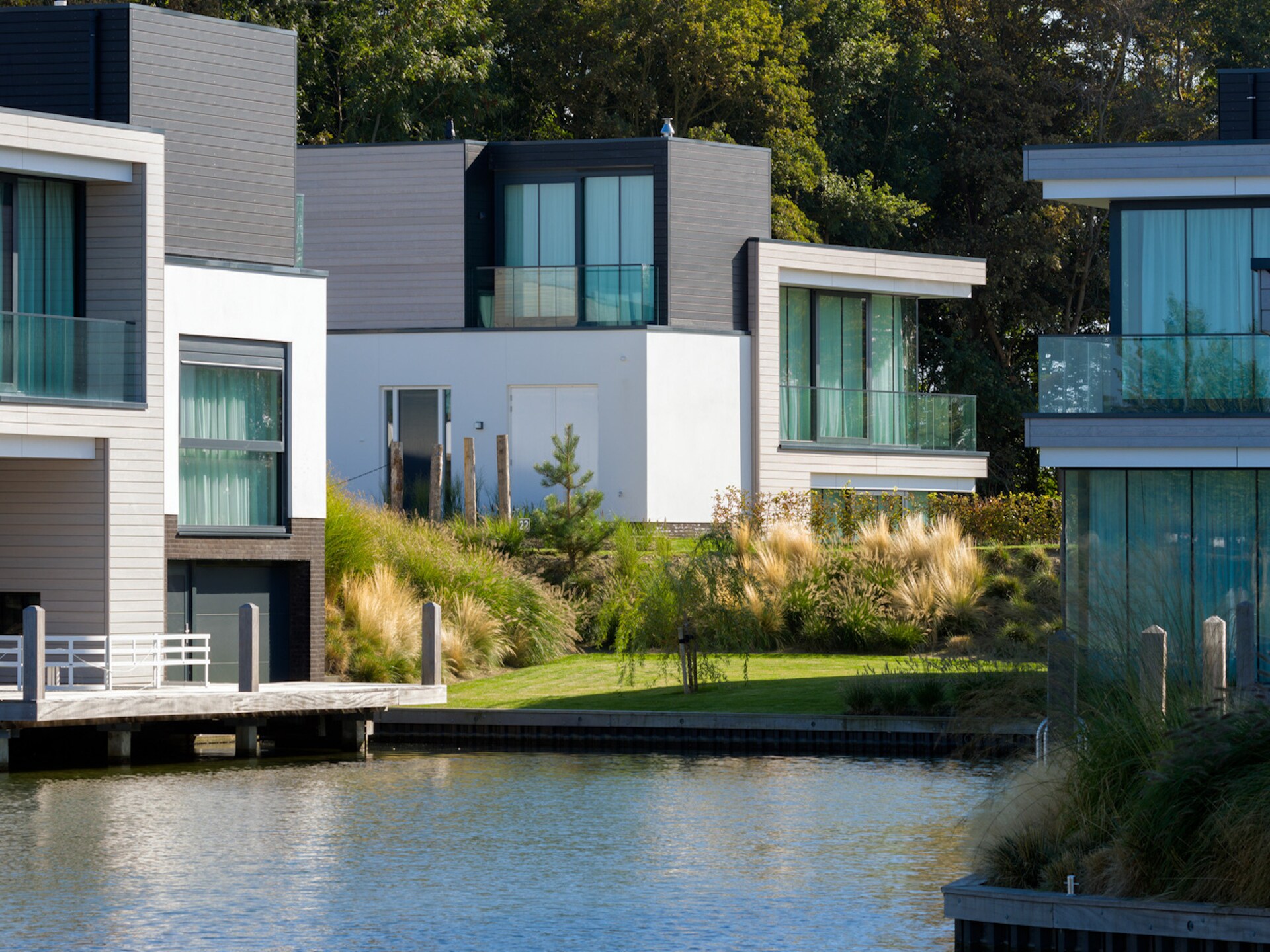 Luxe watervilla met haard en steiger aan het Veerse Meer, huisdieren welkom - foto 5
