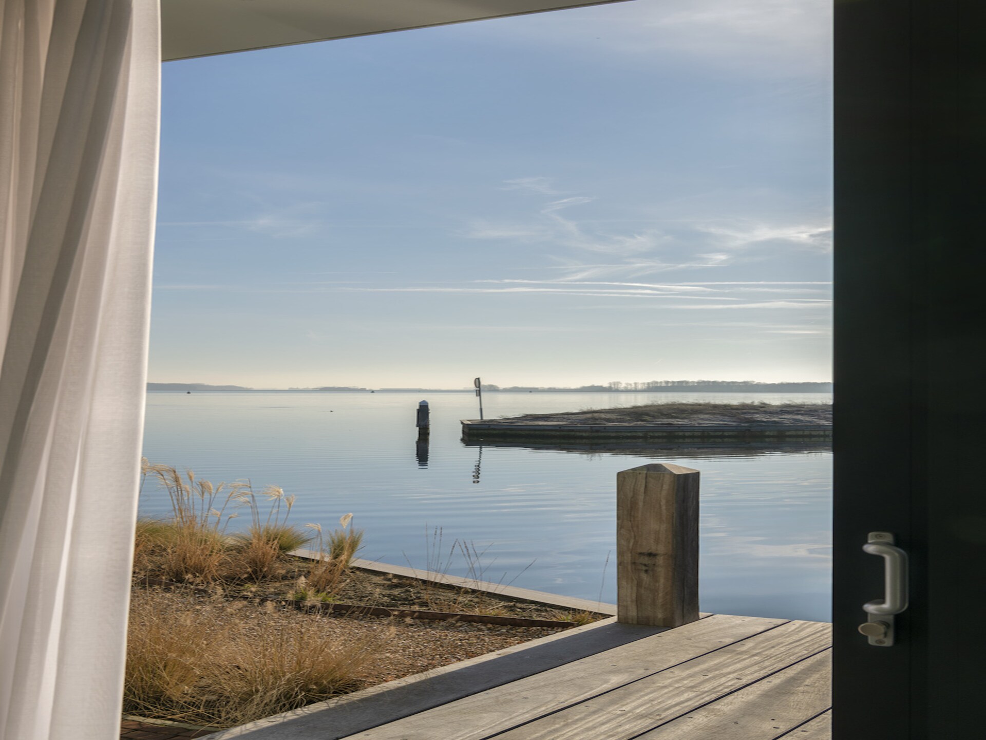 Luxe watervilla met haard en steiger aan het Veerse Meer, huisdieren welkom - foto 13