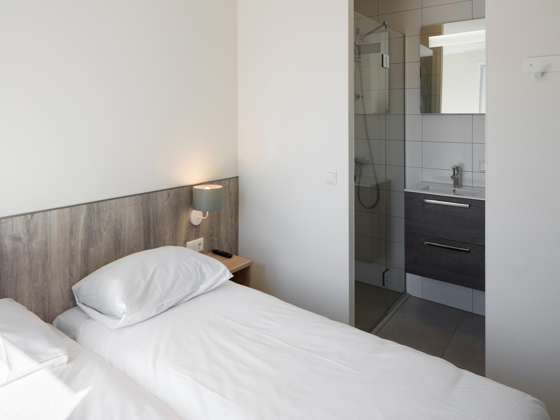 Luxe strandbungalow Nieuwvliet-Bad met 2 badkamers en privéterras - foto 8