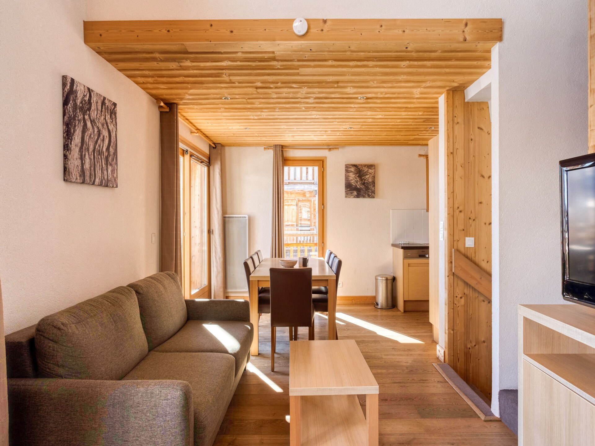 Ruim chalet voor 8 personen in Les Portes du Grand Massif, direct aan de piste - foto 8