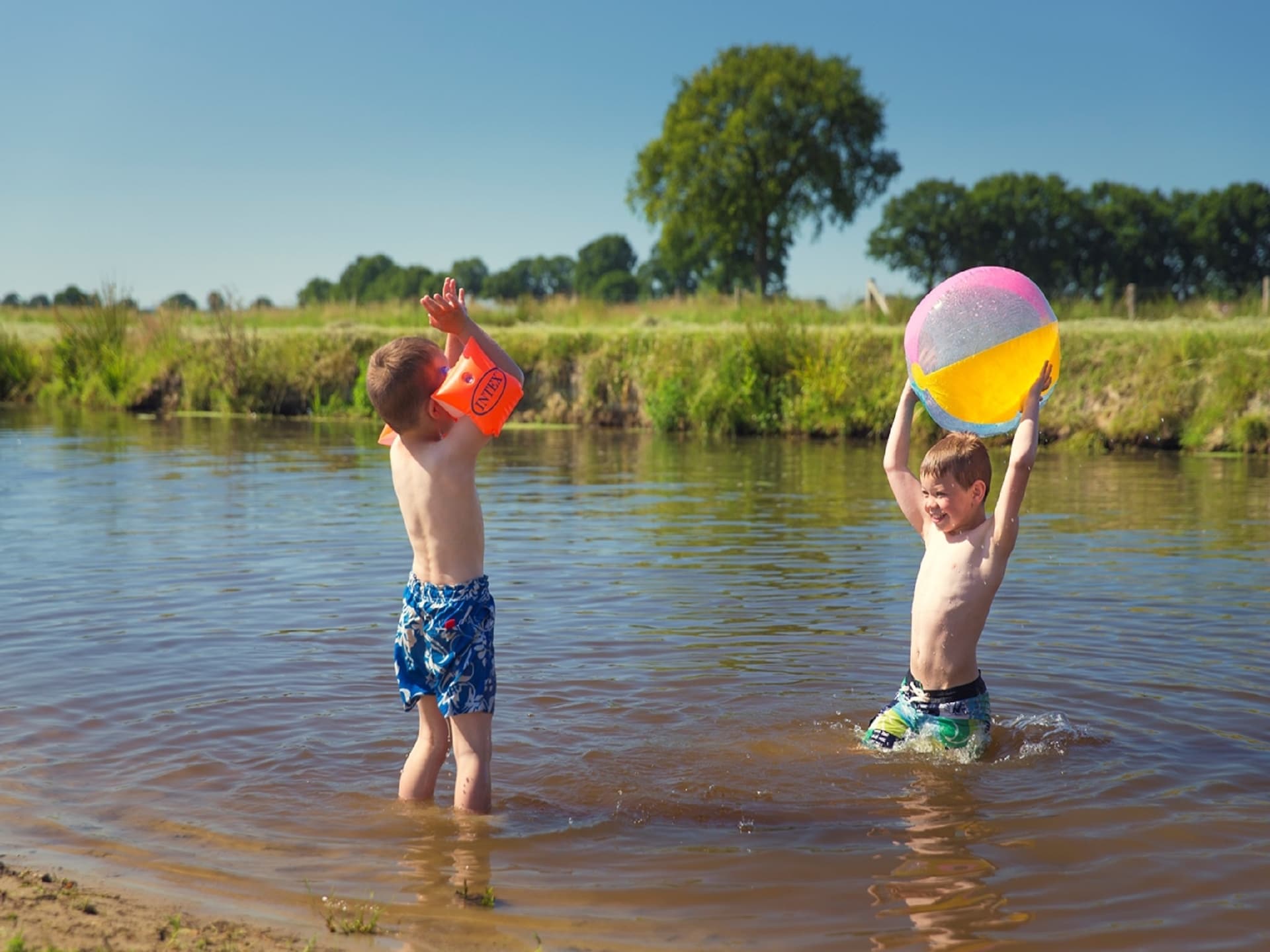 Lichte bungalow voor 3 personen aan het water in Zuna - foto 23