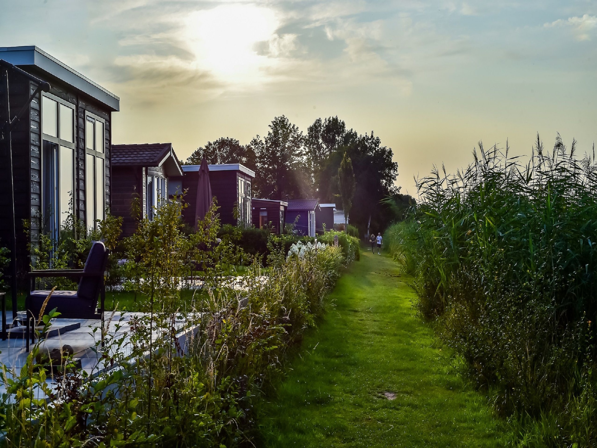 Lichte bungalow voor 3 personen aan het water in Zuna - foto 4