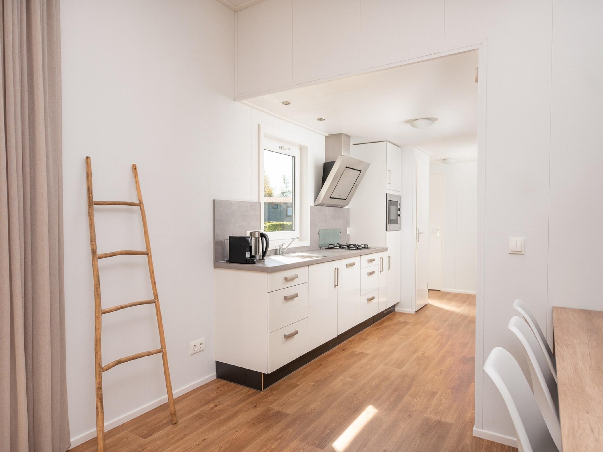 Moderne bungalow aan het water in Zuna - foto 4