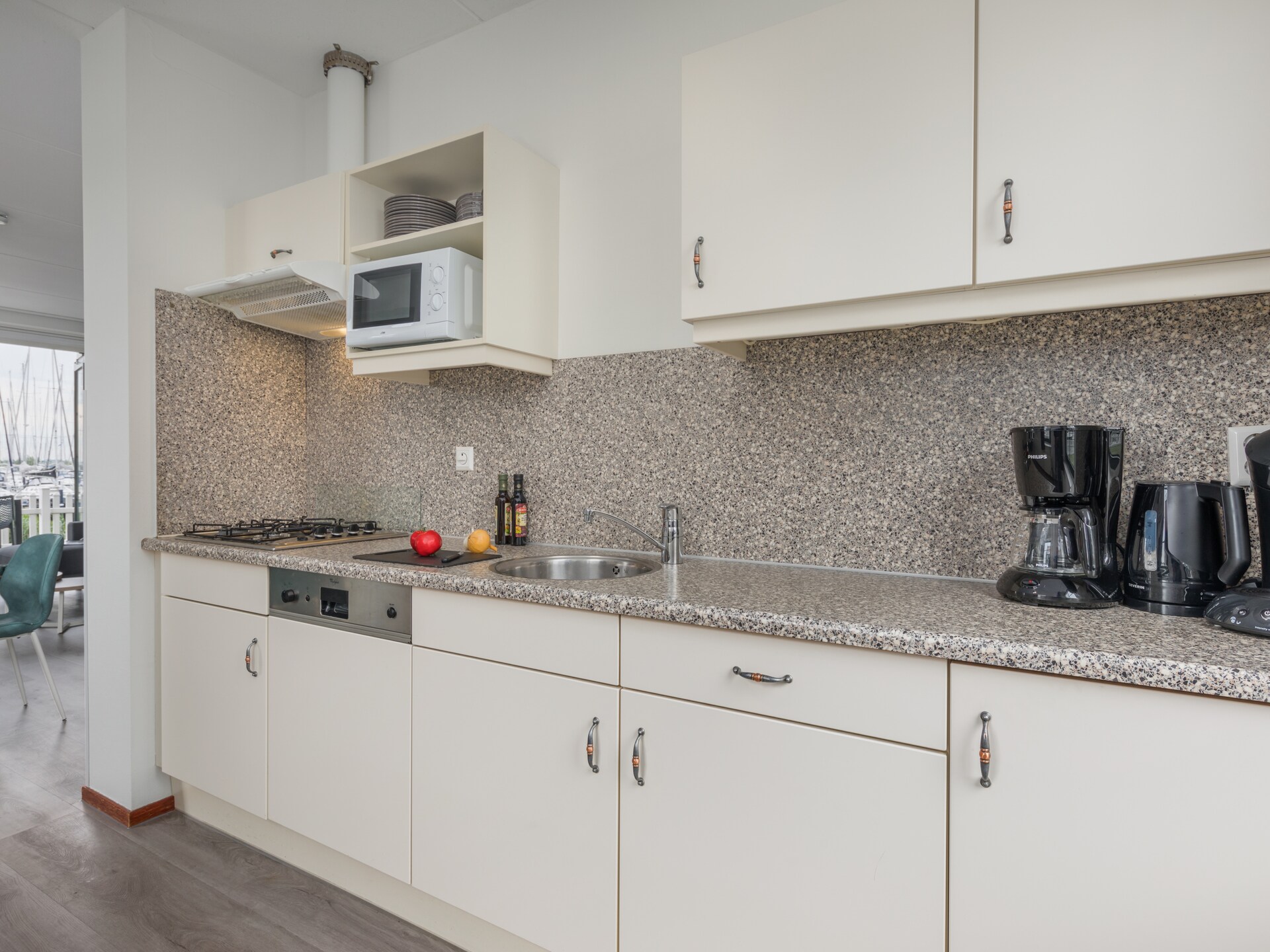 Licht appartement in Marinapark Volendam met tuin, 2 badkamers en huisdieren welkom - foto 4
