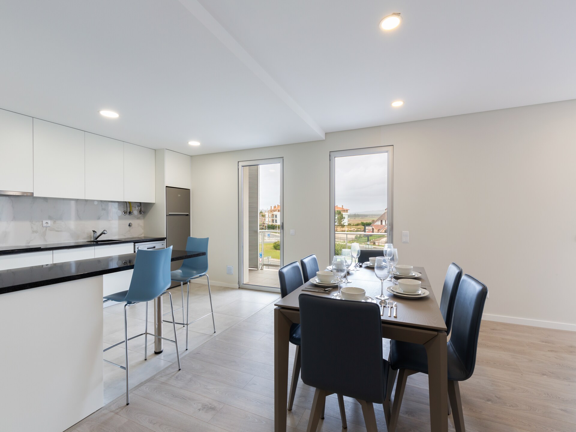 Licht appartement met dakterras en zwembad op 700 meter van de baai - foto 24
