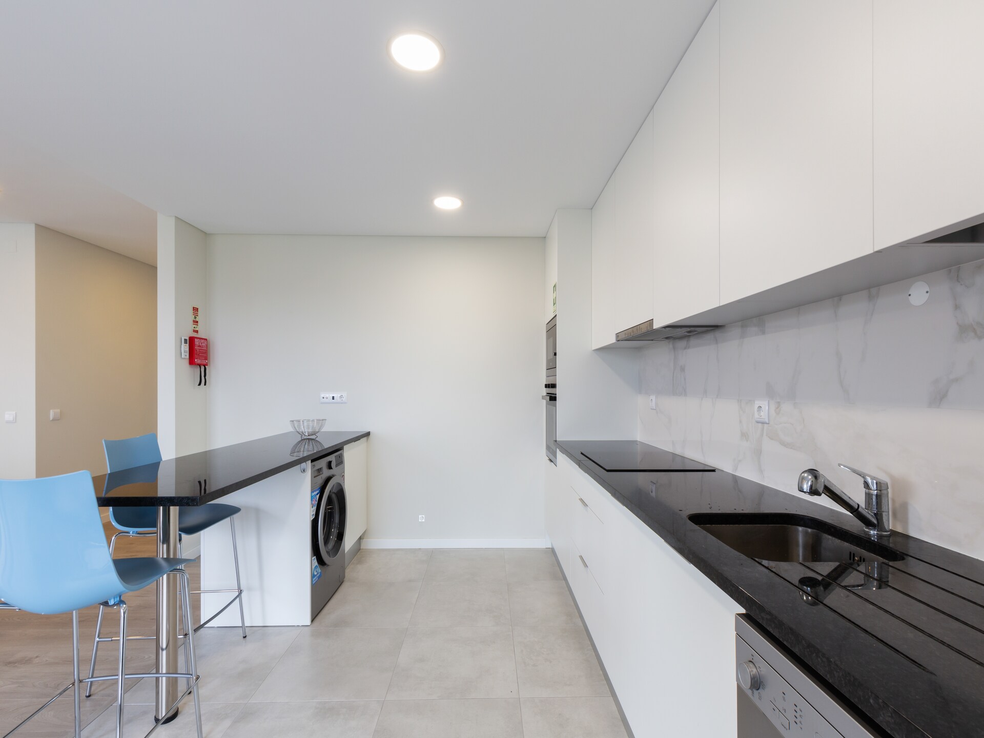 Licht appartement met dakterras en zwembad op 700 meter van de baai - foto 11