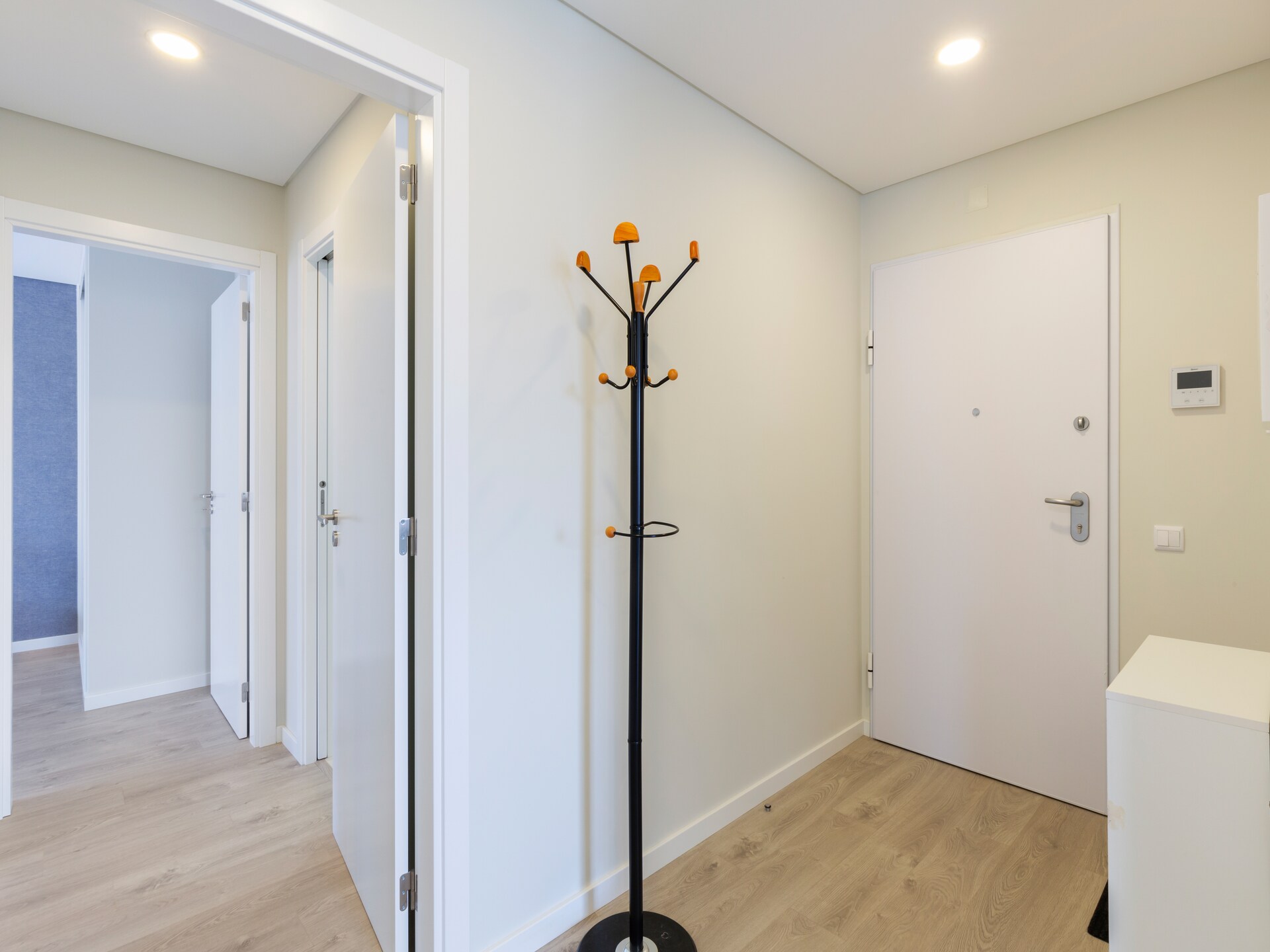 Licht appartement met dakterras en zwembad op 700 meter van de baai - foto 15