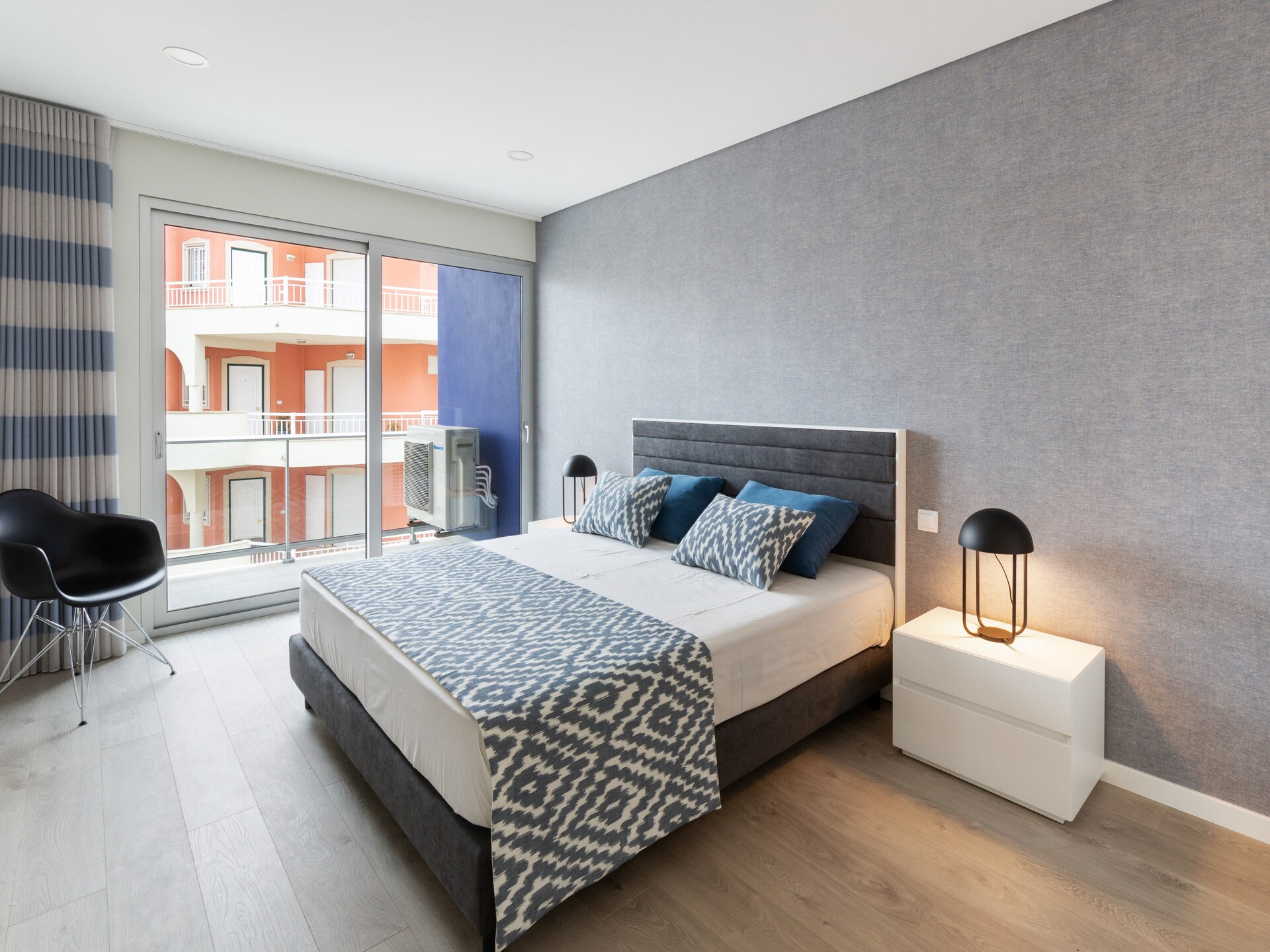 Licht appartement met dakterras en zwembad op 700 meter van de baai - foto 12