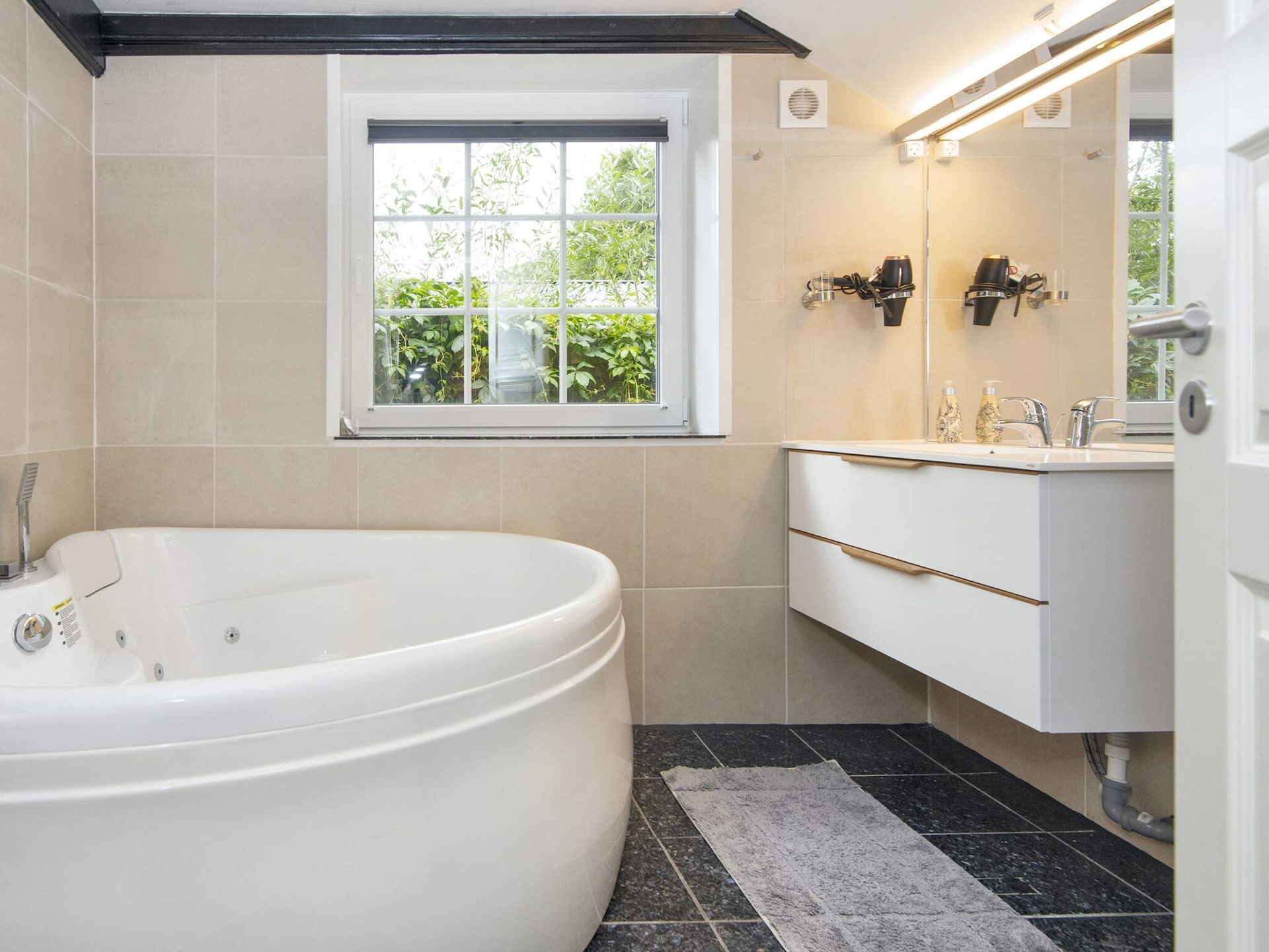 8-persoons vakantiehuis aan zee in Haderslev met whirlpool - foto 2