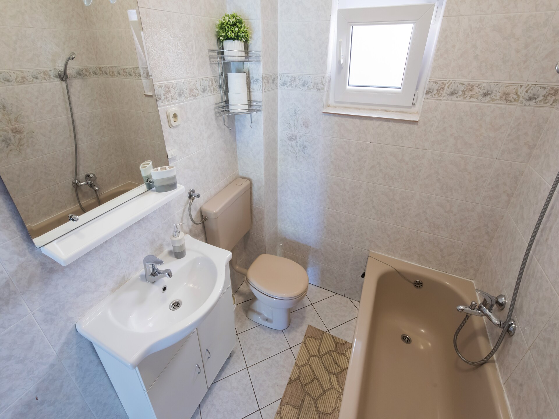 Op 300 m van zee: Ruim appartement in Starigrad Paklenica - foto 21