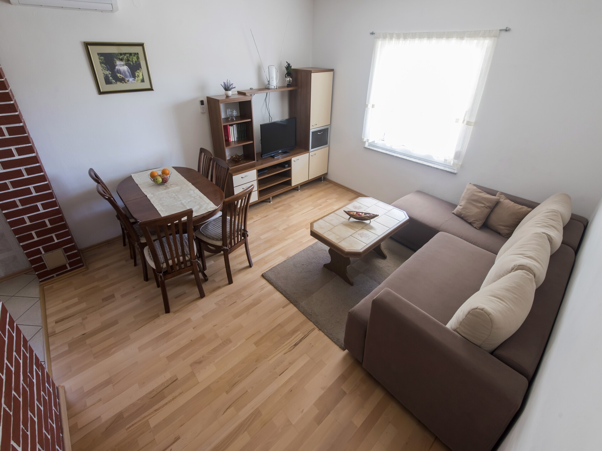Op 300 m van zee: Ruim appartement in Starigrad Paklenica - foto 2