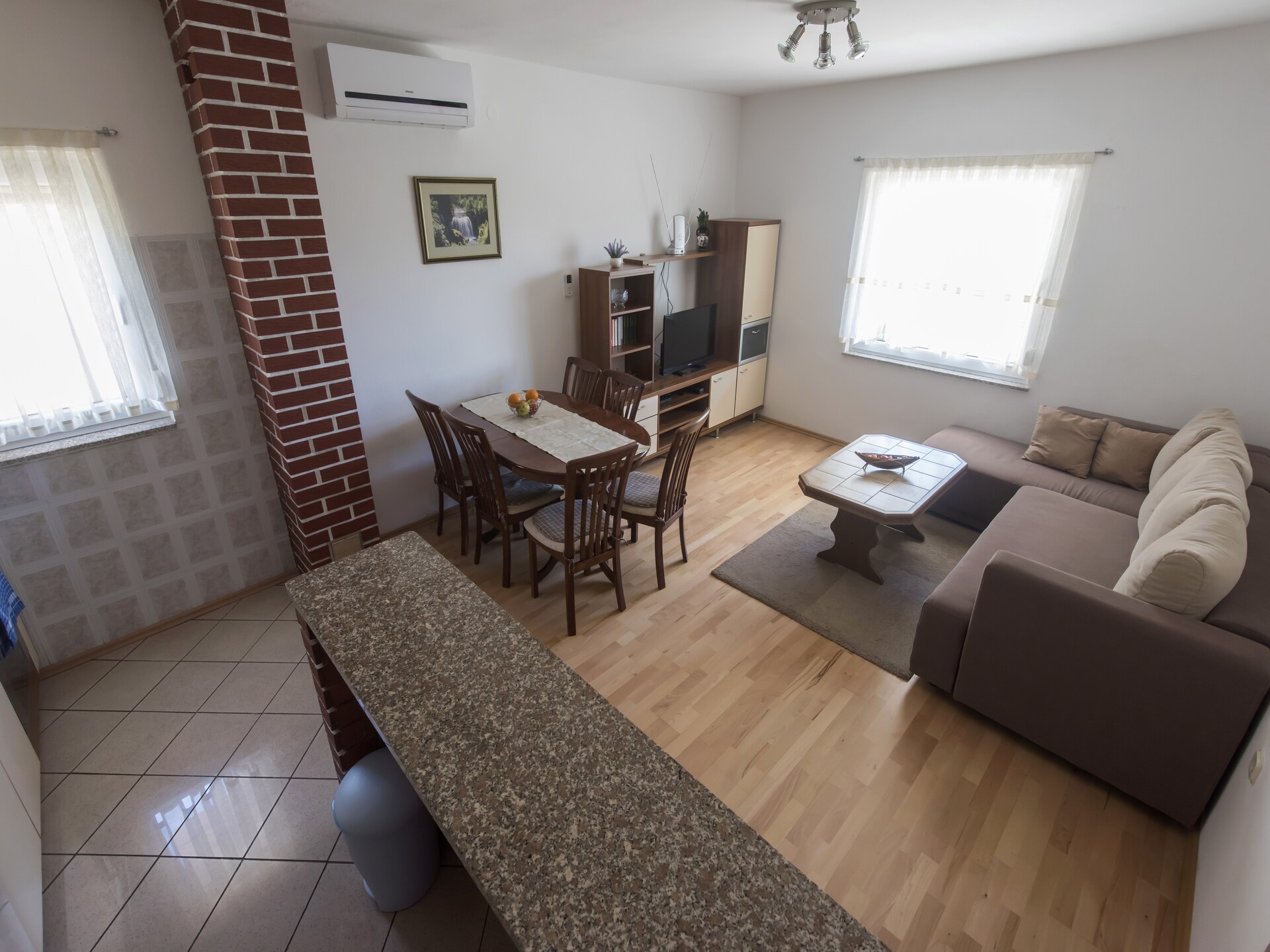 Op 300 m van zee: Ruim appartement in Starigrad Paklenica - foto 14
