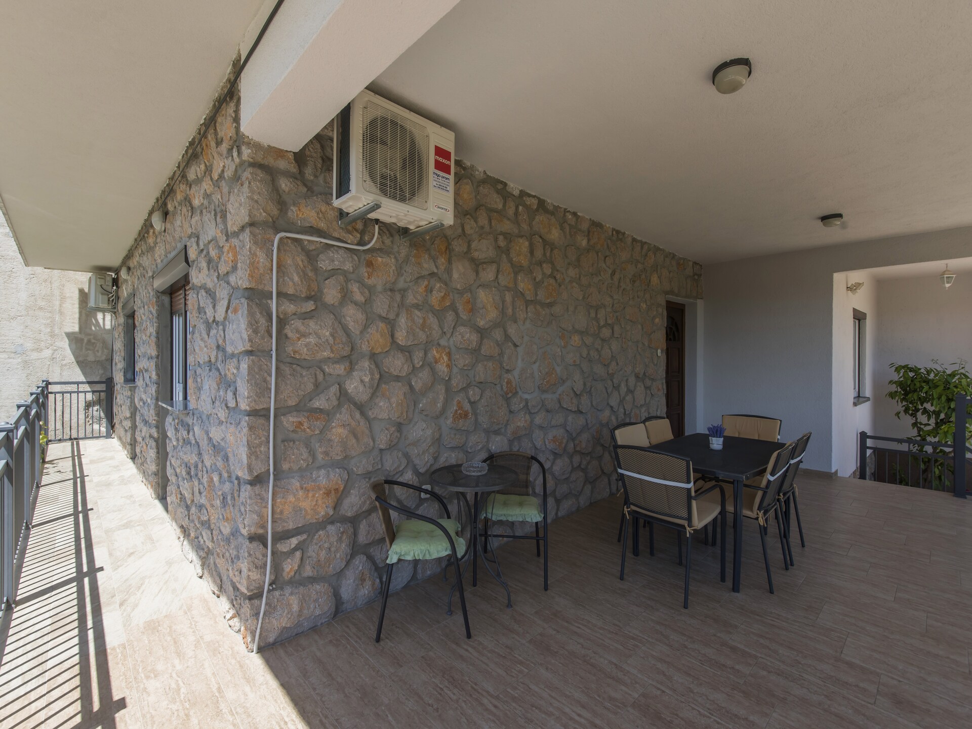 Op 300 m van zee: Ruim appartement in Starigrad Paklenica - foto 11