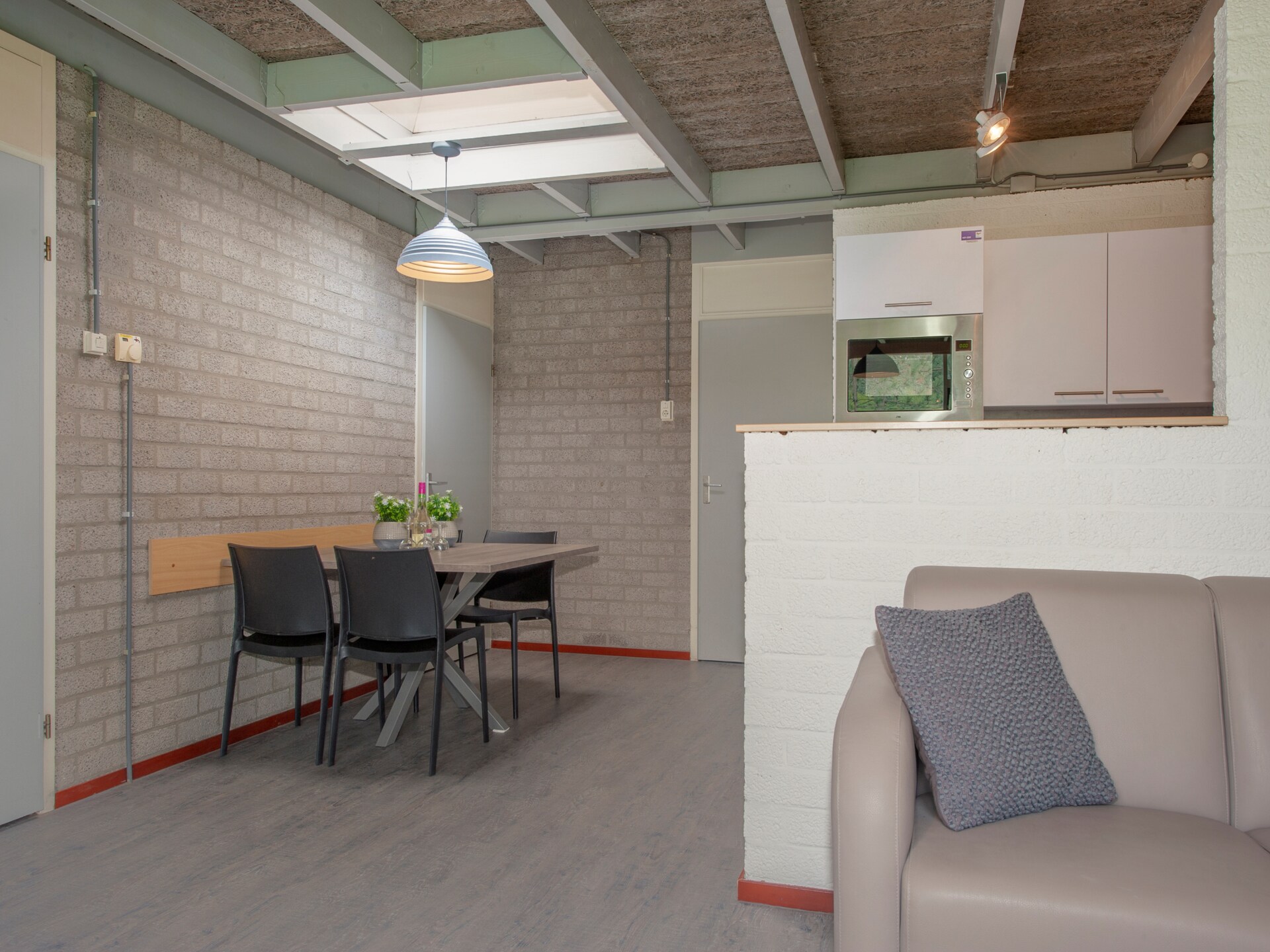 Halfvrijstaande bungalow voor 4 personen op Vakantiepark Weerterbergen - foto 4