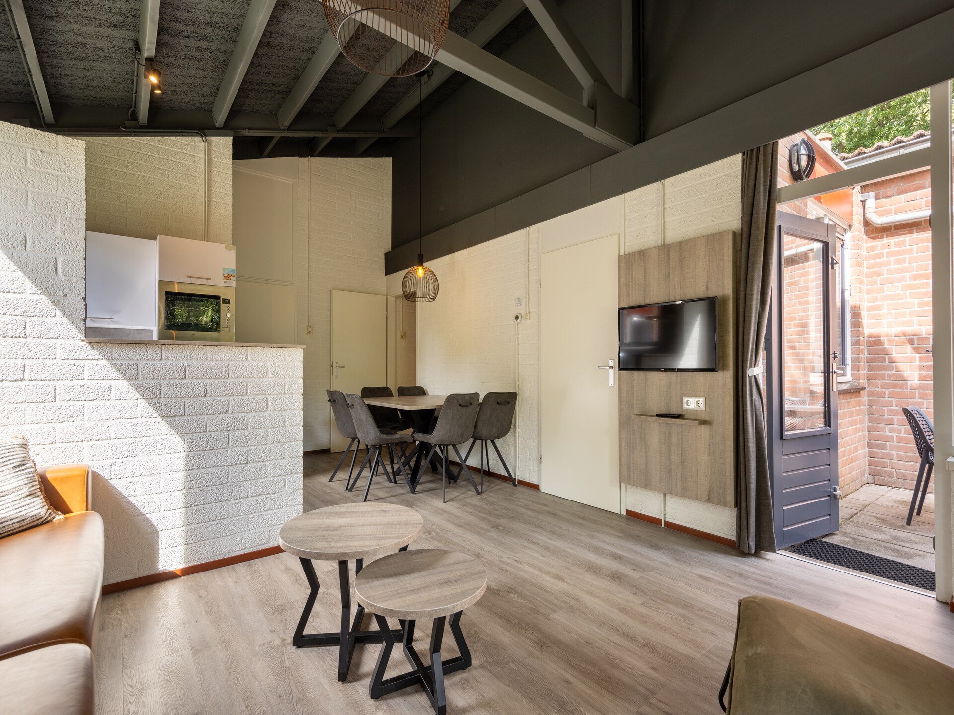 Huisdiervriendelijke 6-persoonsbungalow in groen Weert - foto 12