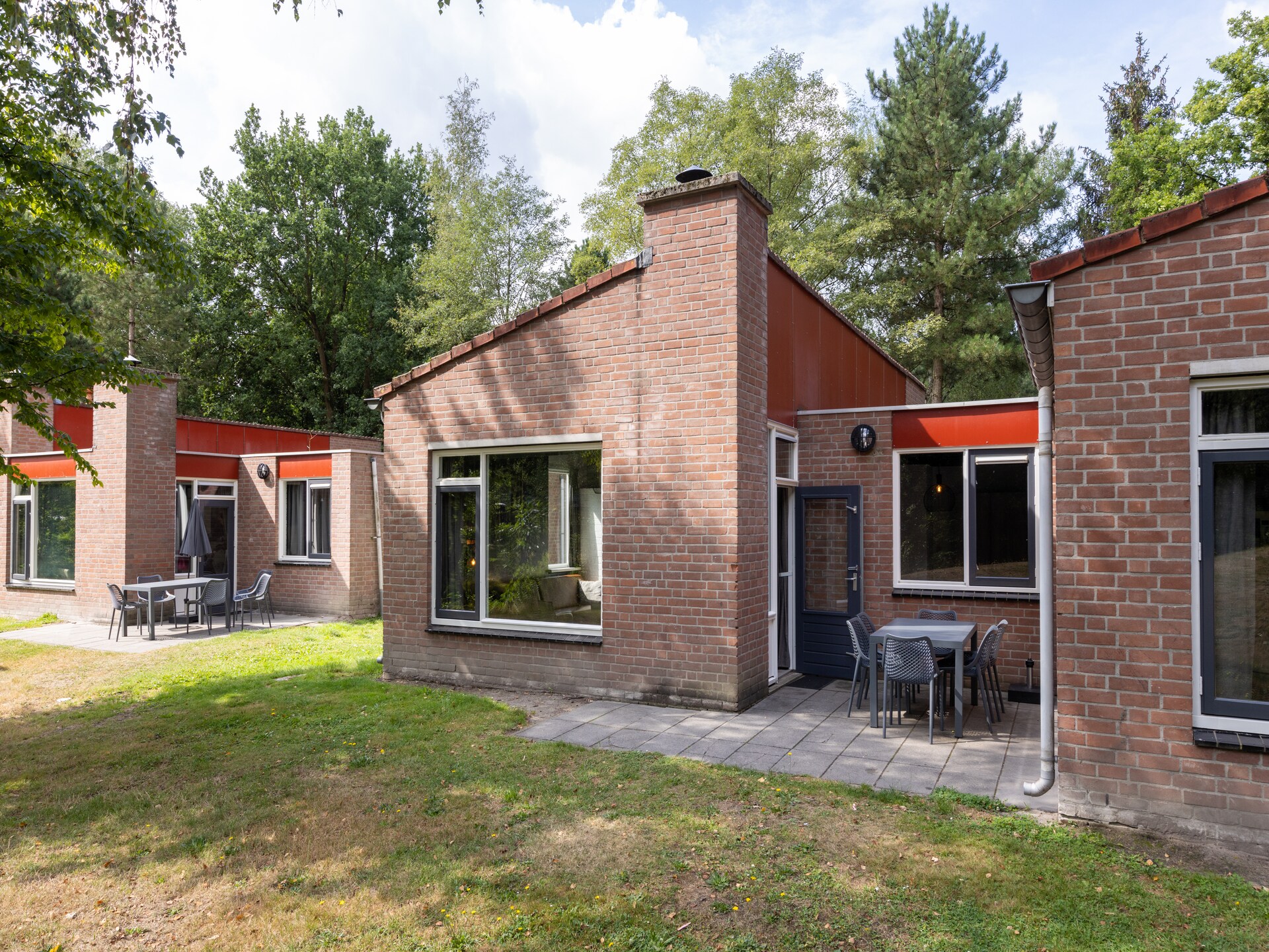Huisdiervriendelijke 6-persoonsbungalow in groen Weert - foto 11