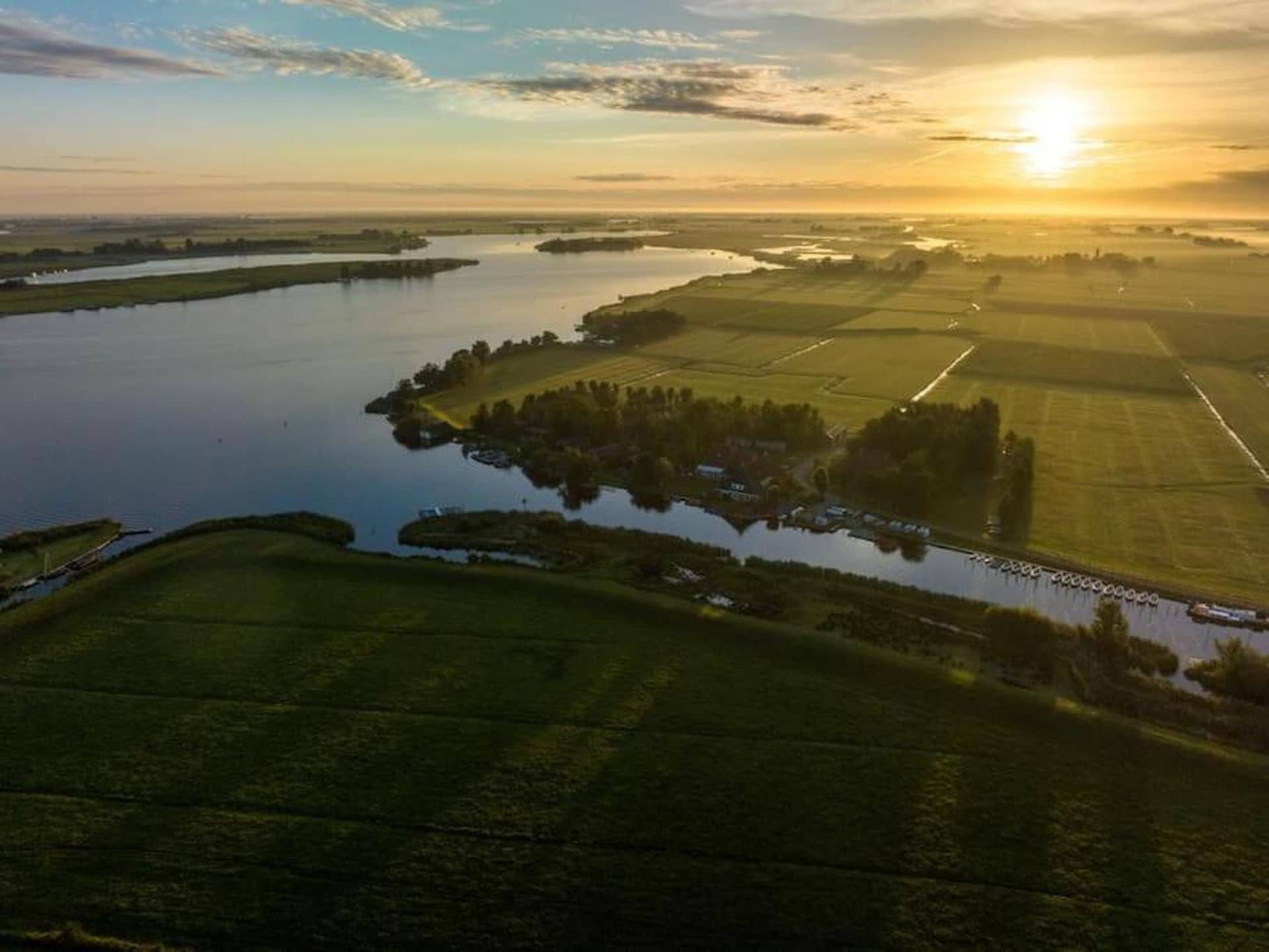 Waterhuisje aan het meer in Friesland voor 4 personen - foto 33