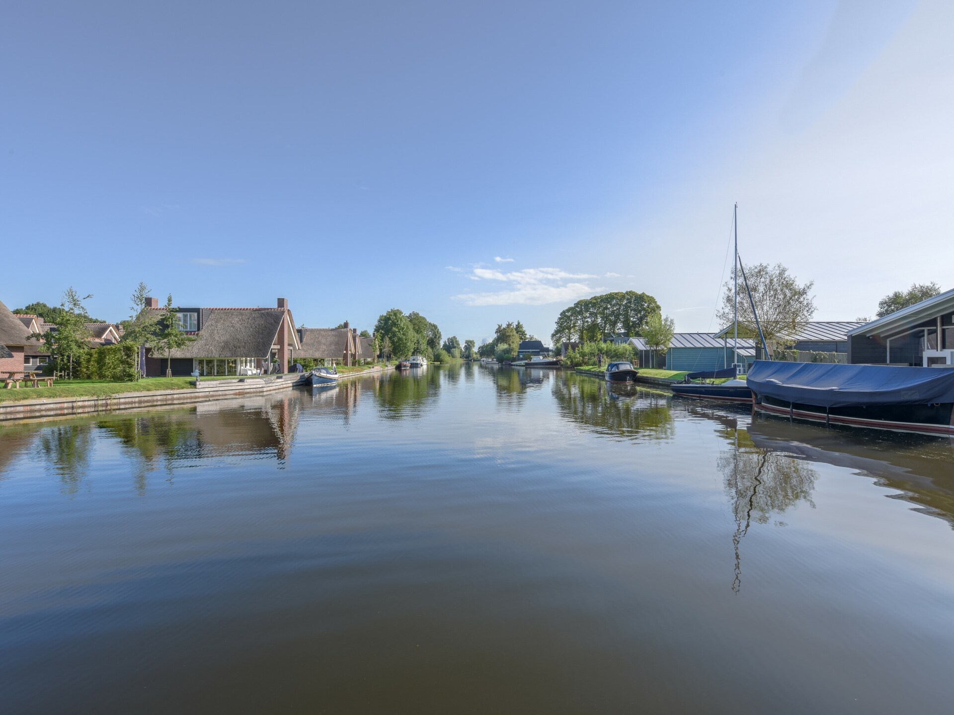 6-persoons watervilla aan het water met eigen aanlegsteiger in Terkaple - foto 15