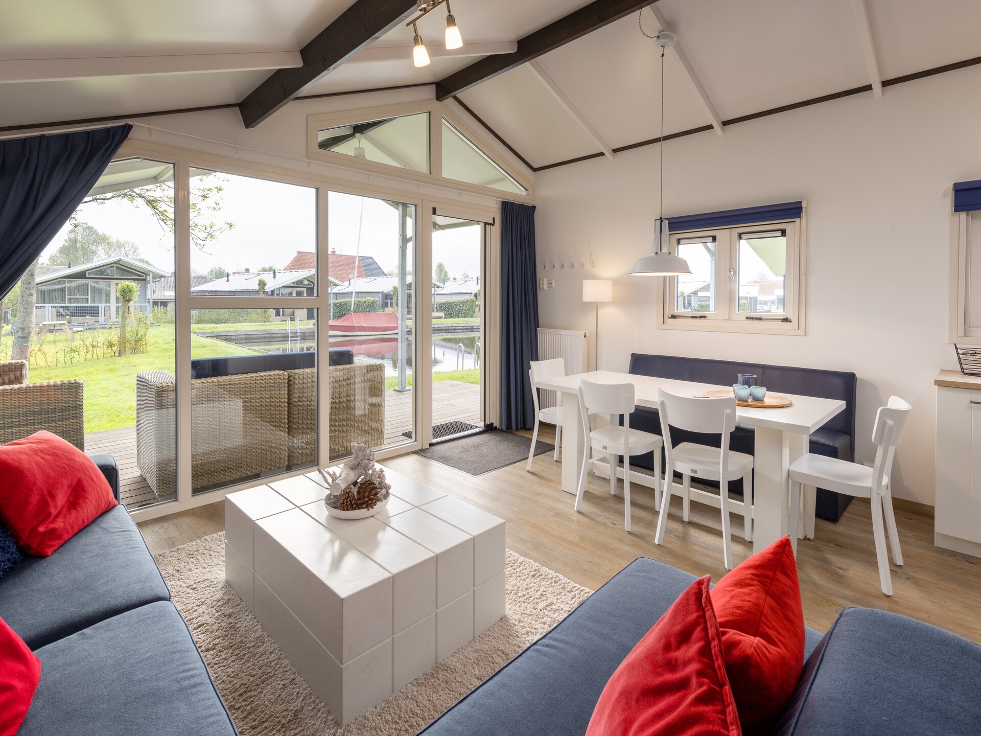 6-persoons watervilla aan het water met eigen aanlegsteiger in Terkaple - foto 9