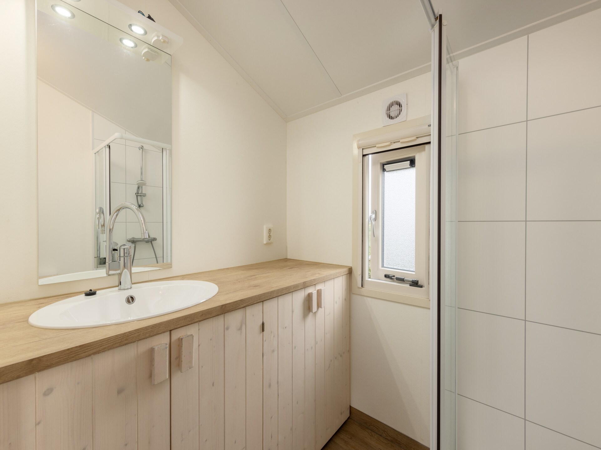 6-persoons watervilla aan het water met eigen aanlegsteiger in Terkaple - foto 14