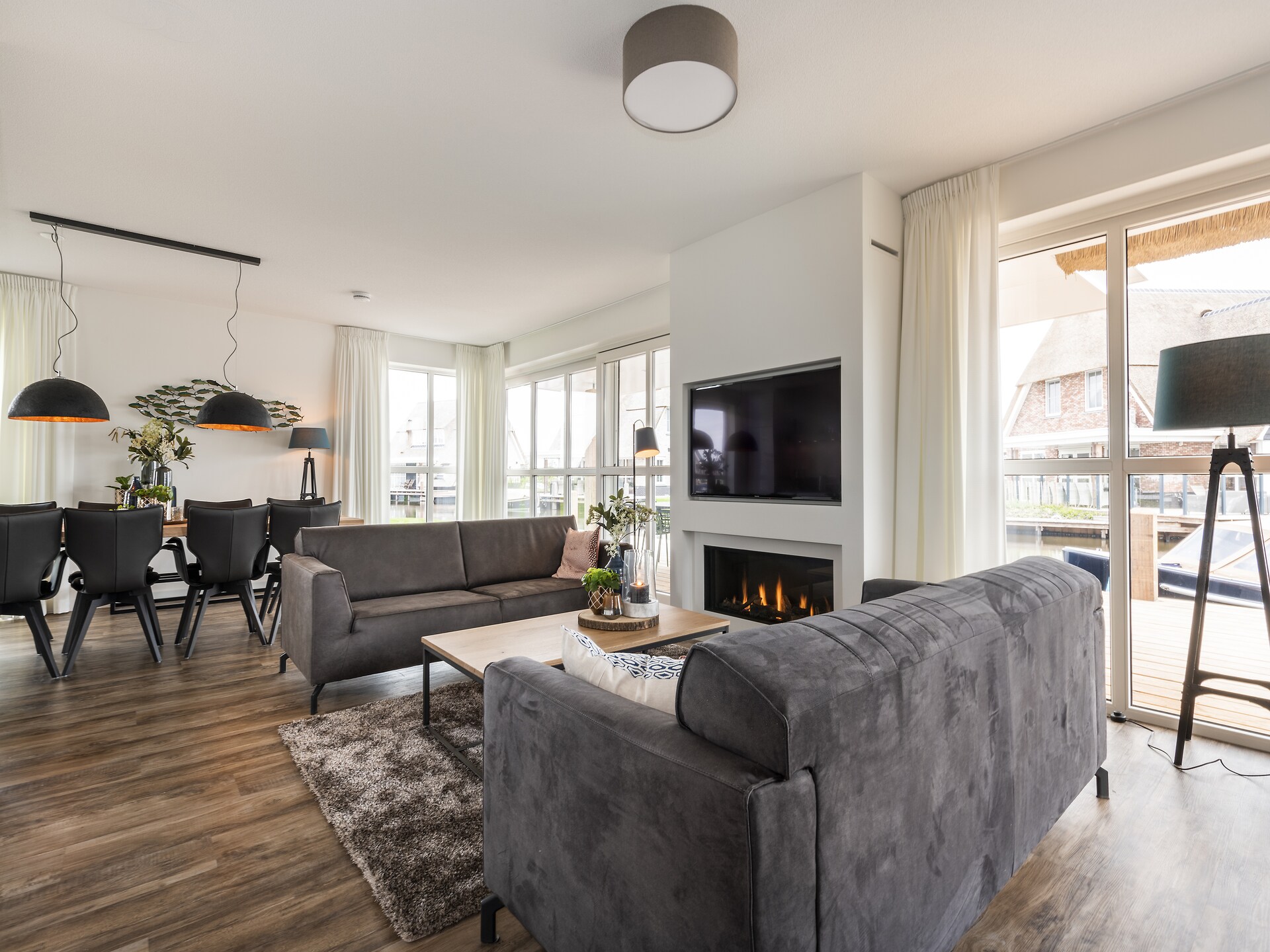 Luxe watervilla met privésauna en eigen steiger aan het Tjeukemeer - foto 10