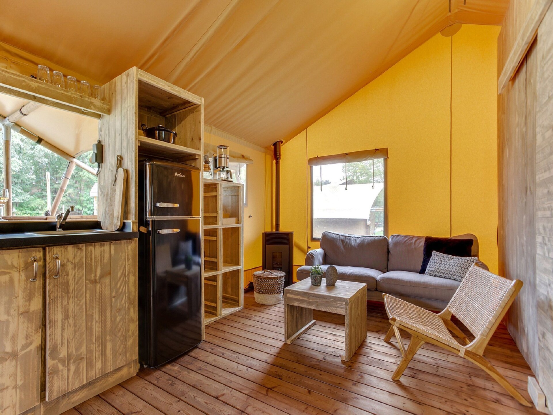 Glamping tent met pelletkachel en eigen bar in Uden, honden welkom - foto 2