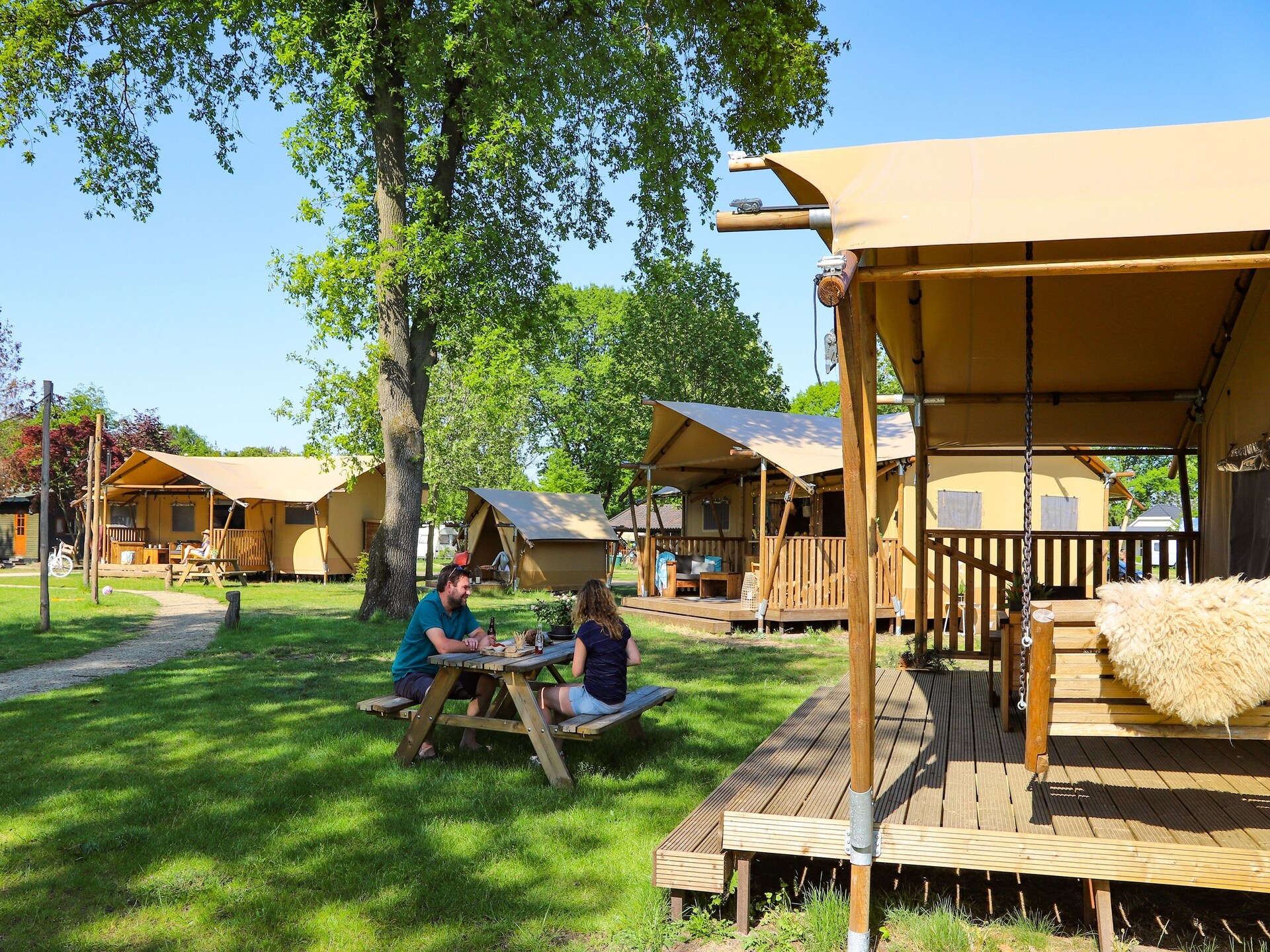 Glamping tent met pelletkachel en eigen bar in Uden, honden welkom - foto 8