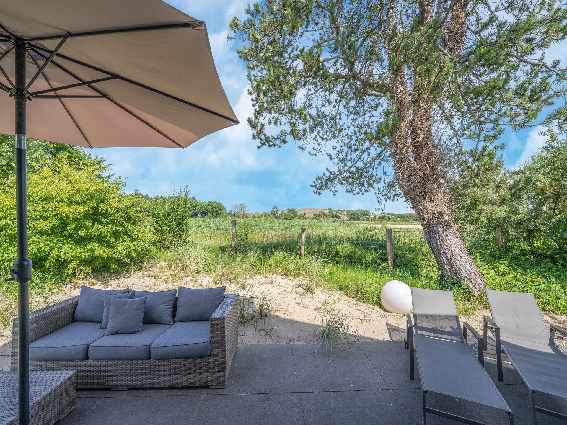 Duinvilla aan het Meer: stijlvol vakantiehuis met uitzicht op molen en duinmeer - foto 26