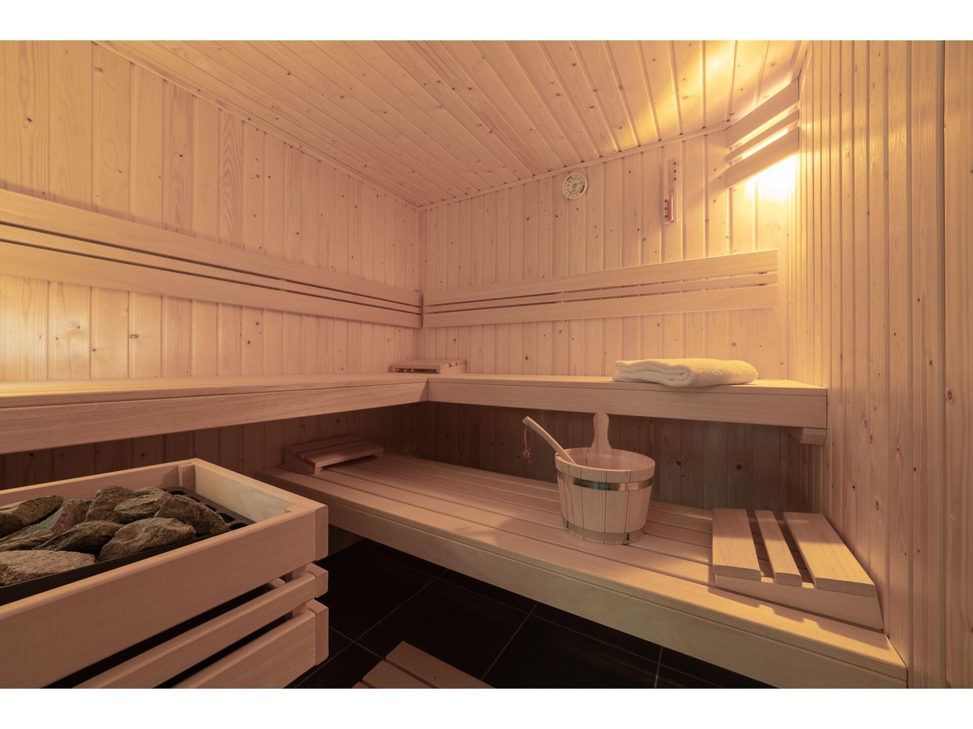 Zeeuwse Parel: luxe wellnessappartement aan het water in Colijnsplaat - foto 20