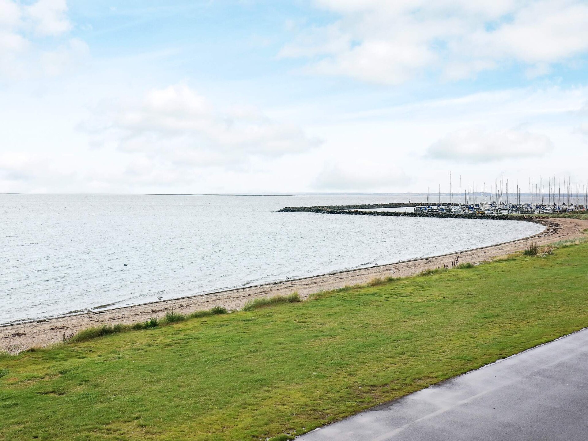 Panoramisch vakantiehuis aan het Limfjord in Hvalpsund – 20 meter tot het strand - foto 10