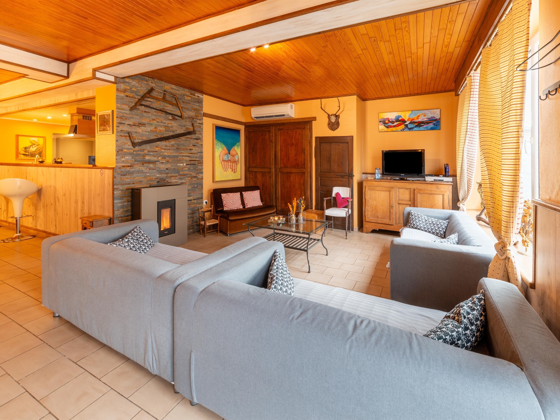 8-persoons villa met bubbelbad en pelletkachel in Florenville - foto 18