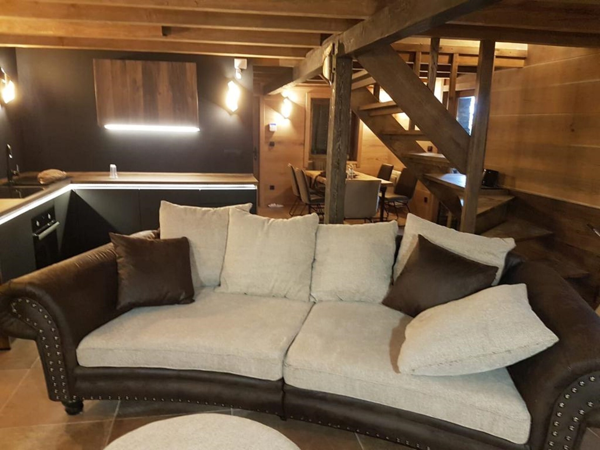Vrijstaand huis aan de Kupa met sauna en bubbelbad in Lasinja - foto 11
