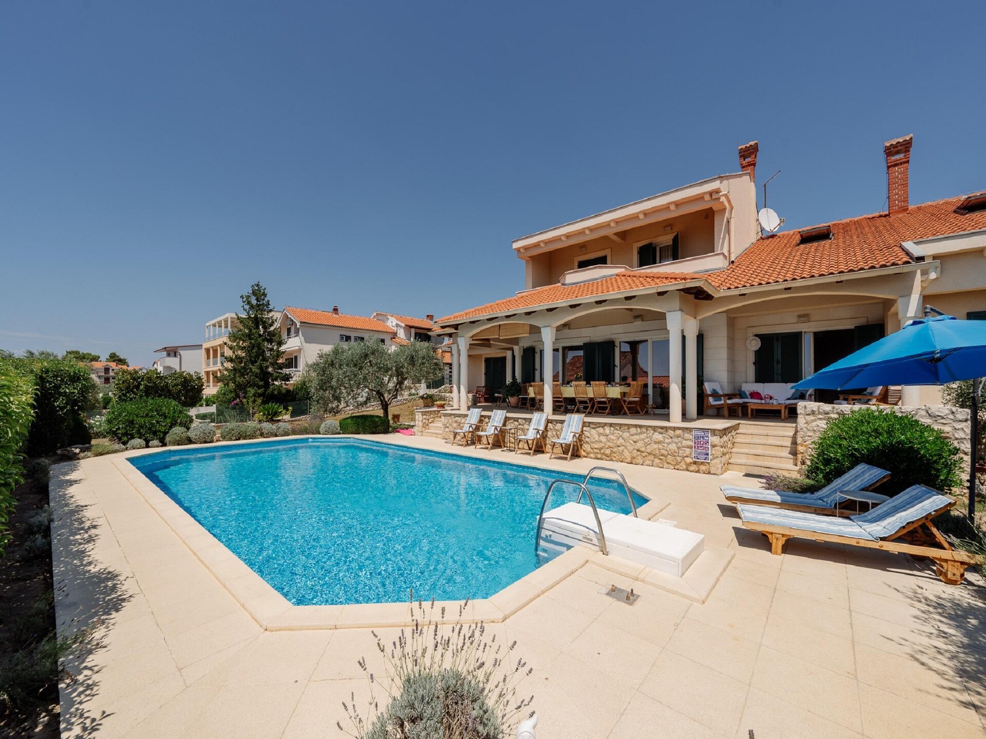 Privézwembad en luxe in Villa Clara, Kozino aan zee - foto 15