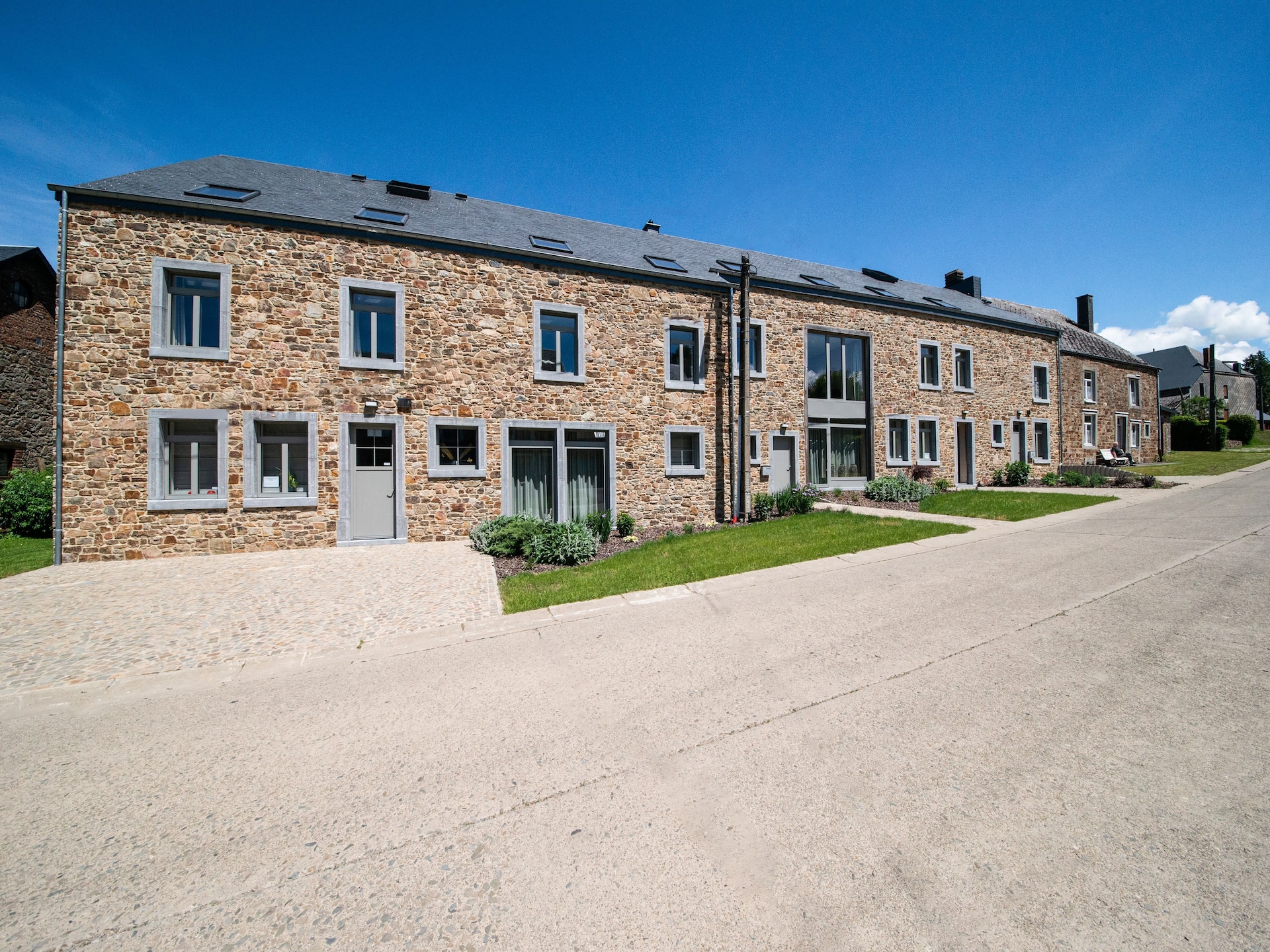 20-persoons landhuis met open haard en 8 badkamers in Bourseigne-Neuve - foto 1