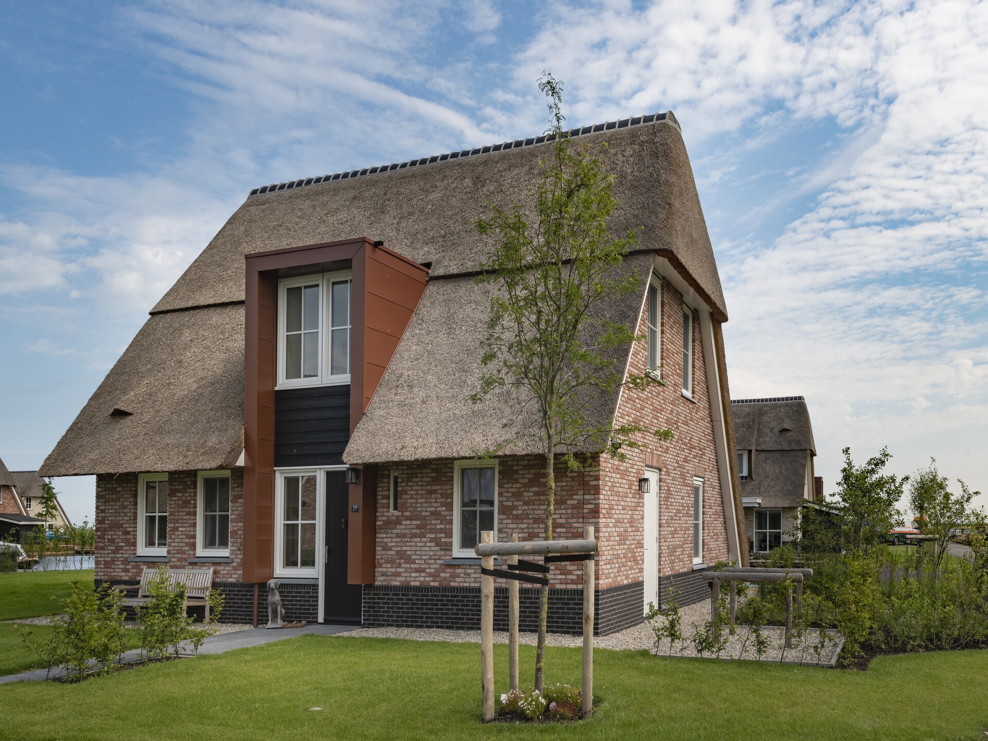 Friese Meren Villa's 7: Luxe watervilla met privé-terras en bootligplaats - foto 6
