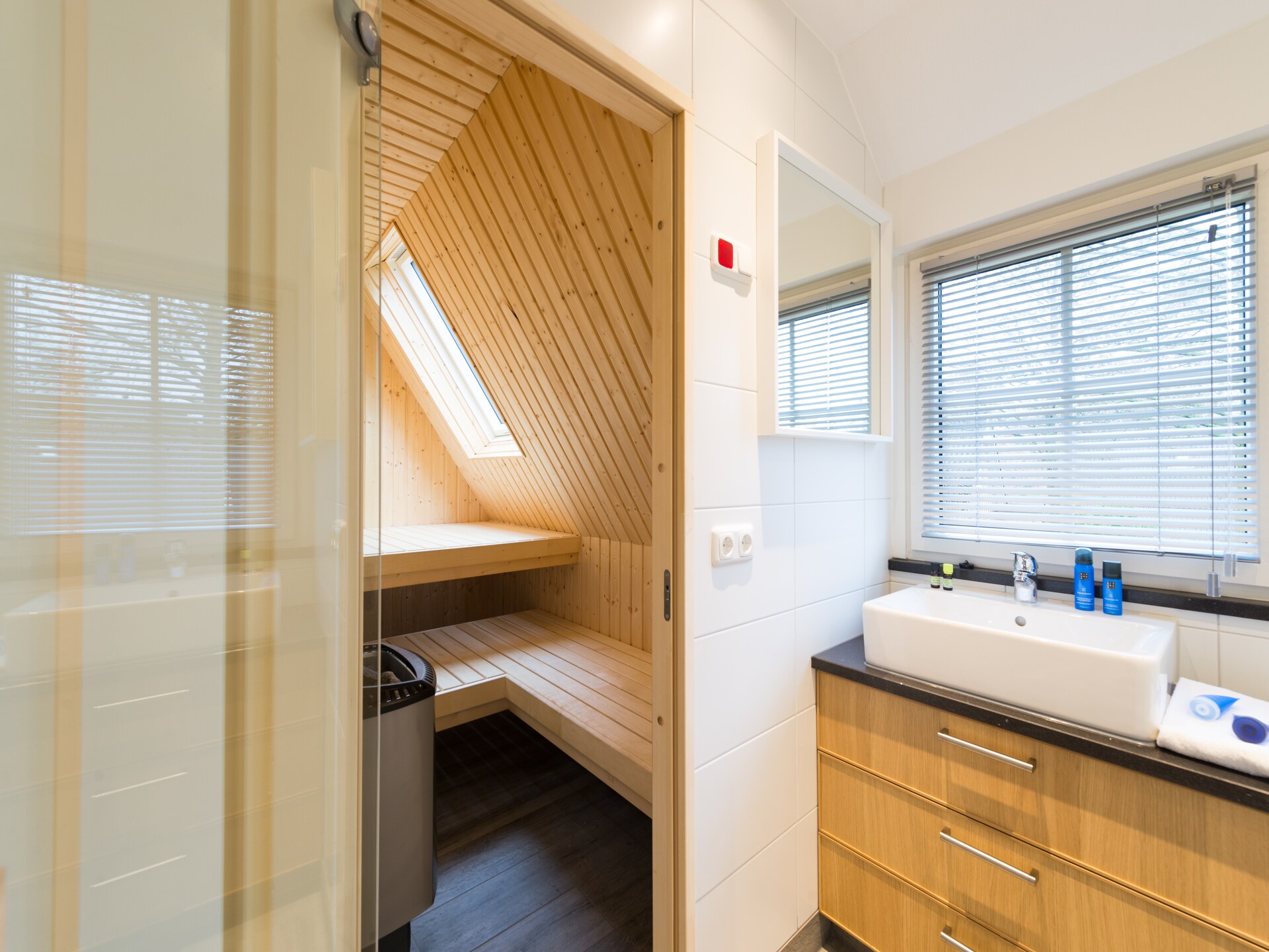 Luxe groepsvilla met sauna en sunshower op Hof van Salland - foto 19