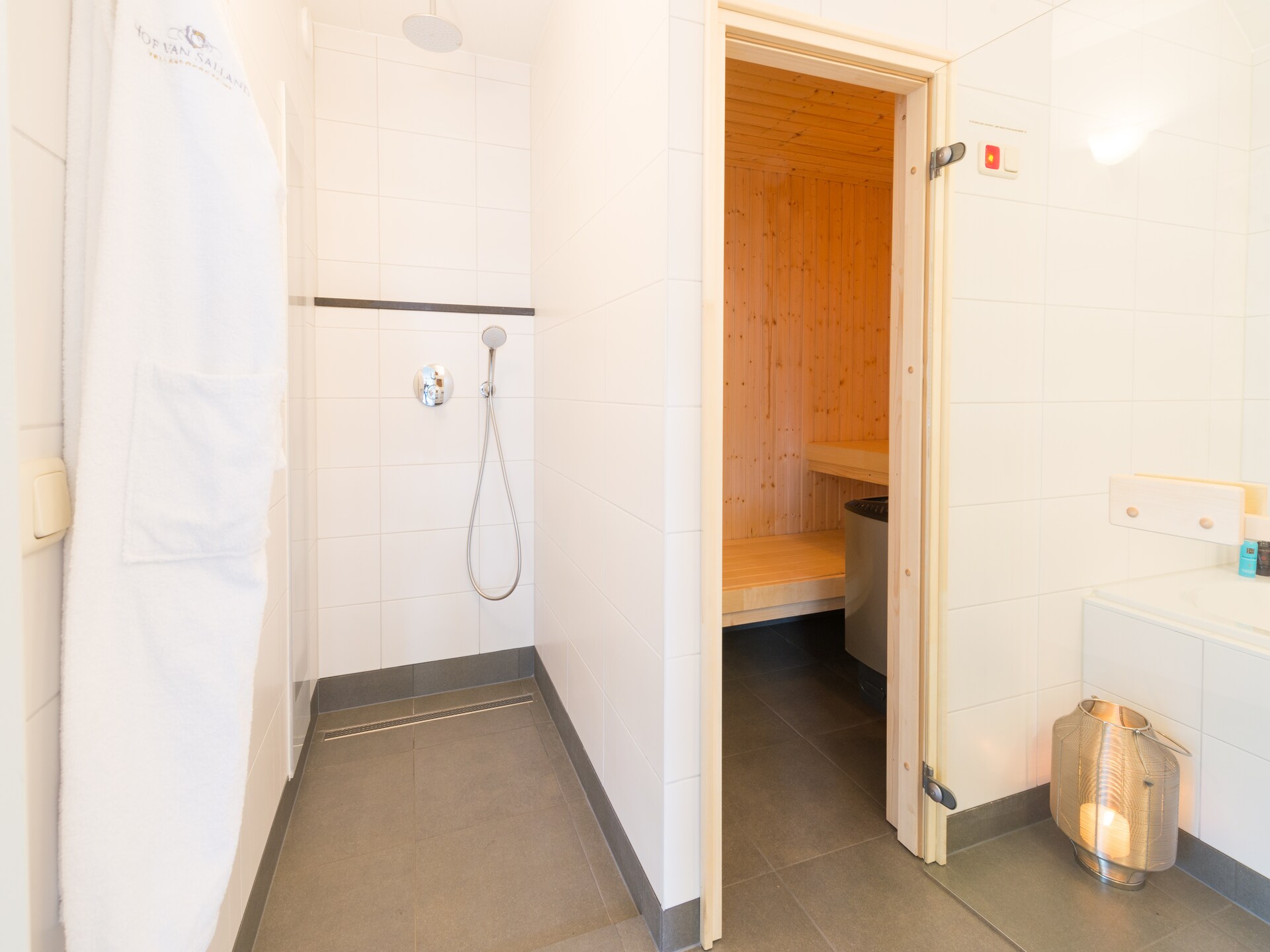 Luxe wellnessvilla met sauna en jacuzzi in Hellendoorn - foto 14
