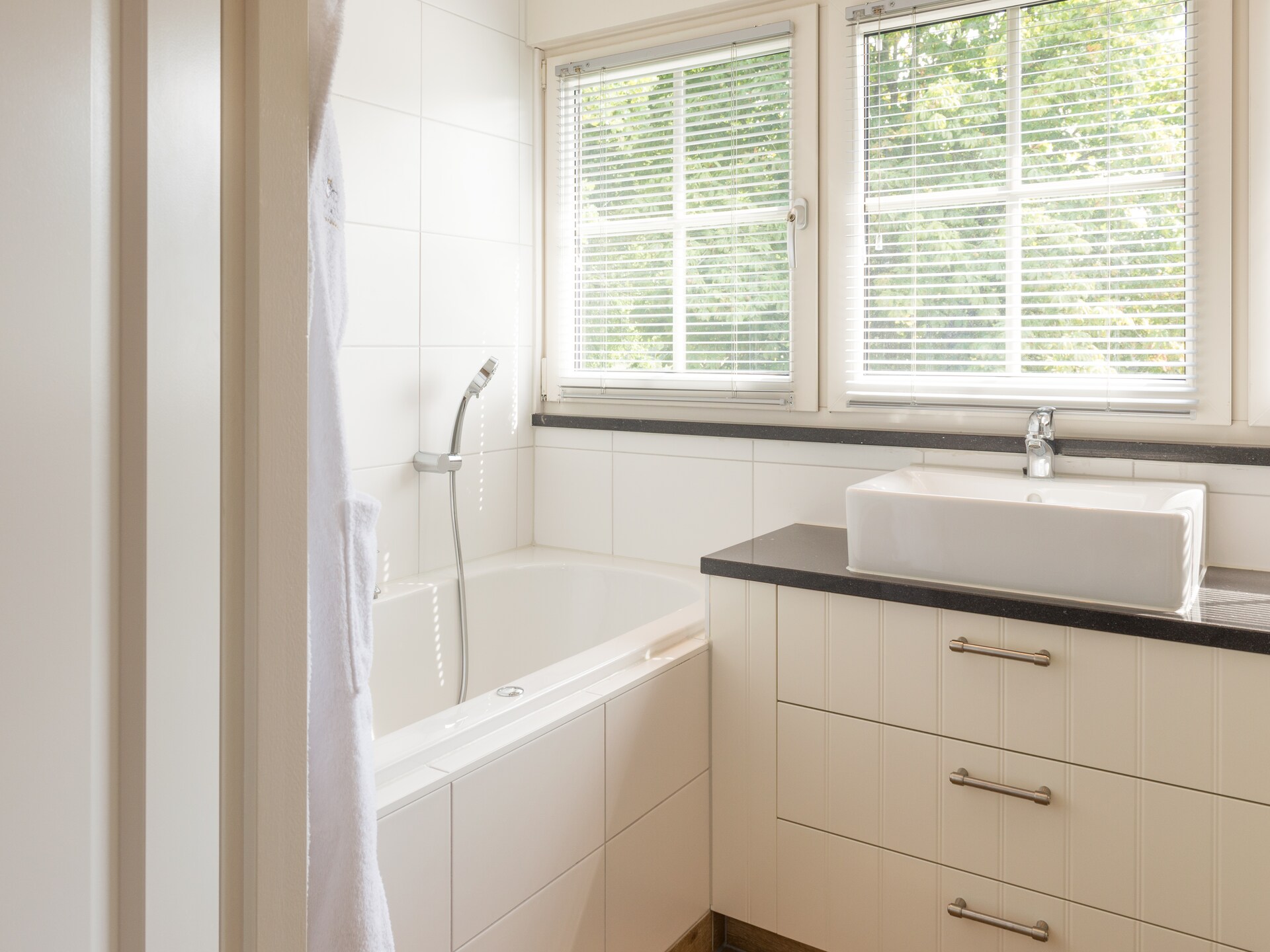 Luxe wellnessvilla met sauna en jacuzzi in Hellendoorn - foto 15