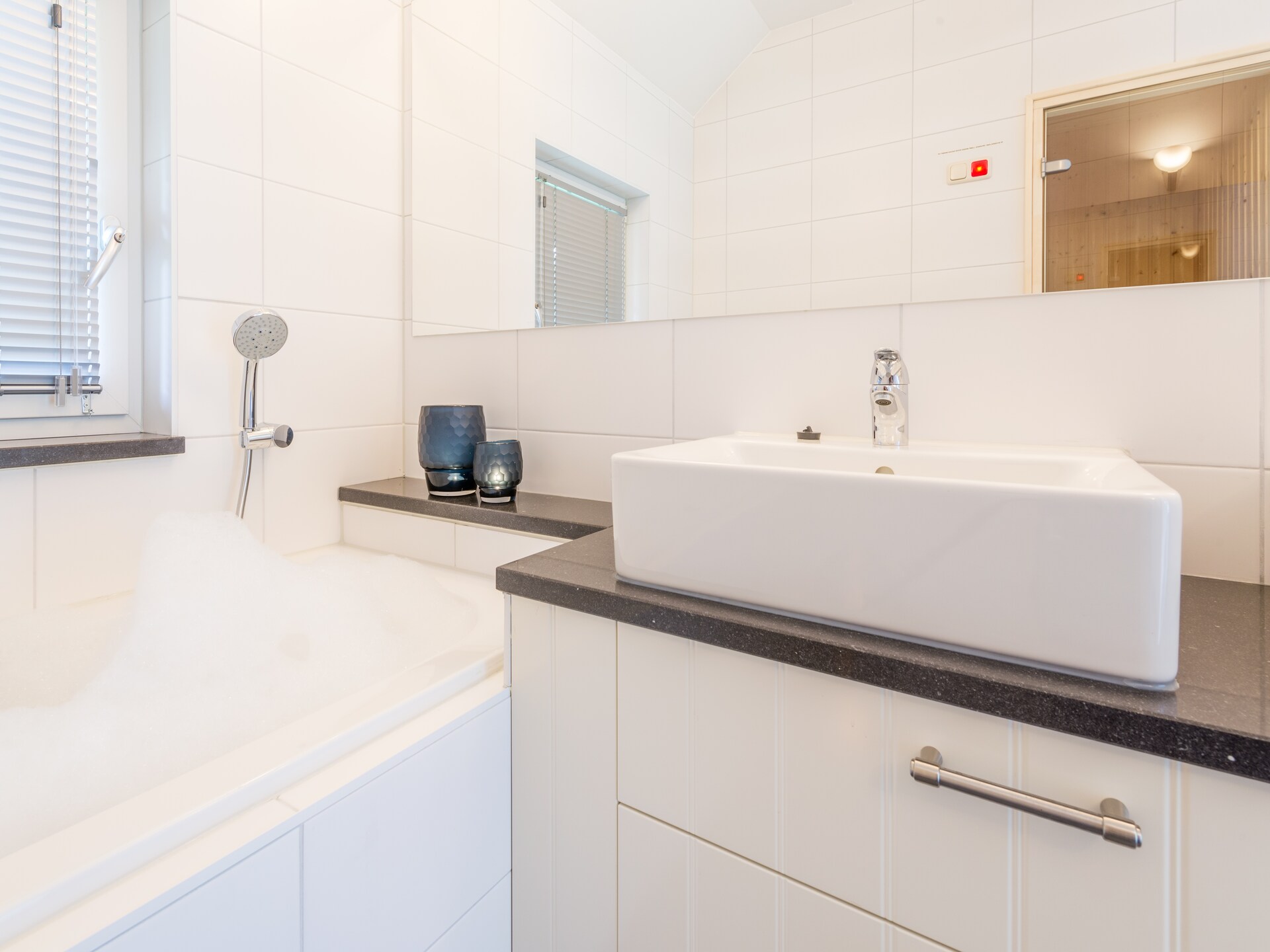Luxe wellnessvilla met sauna en jacuzzi in Hellendoorn - foto 16