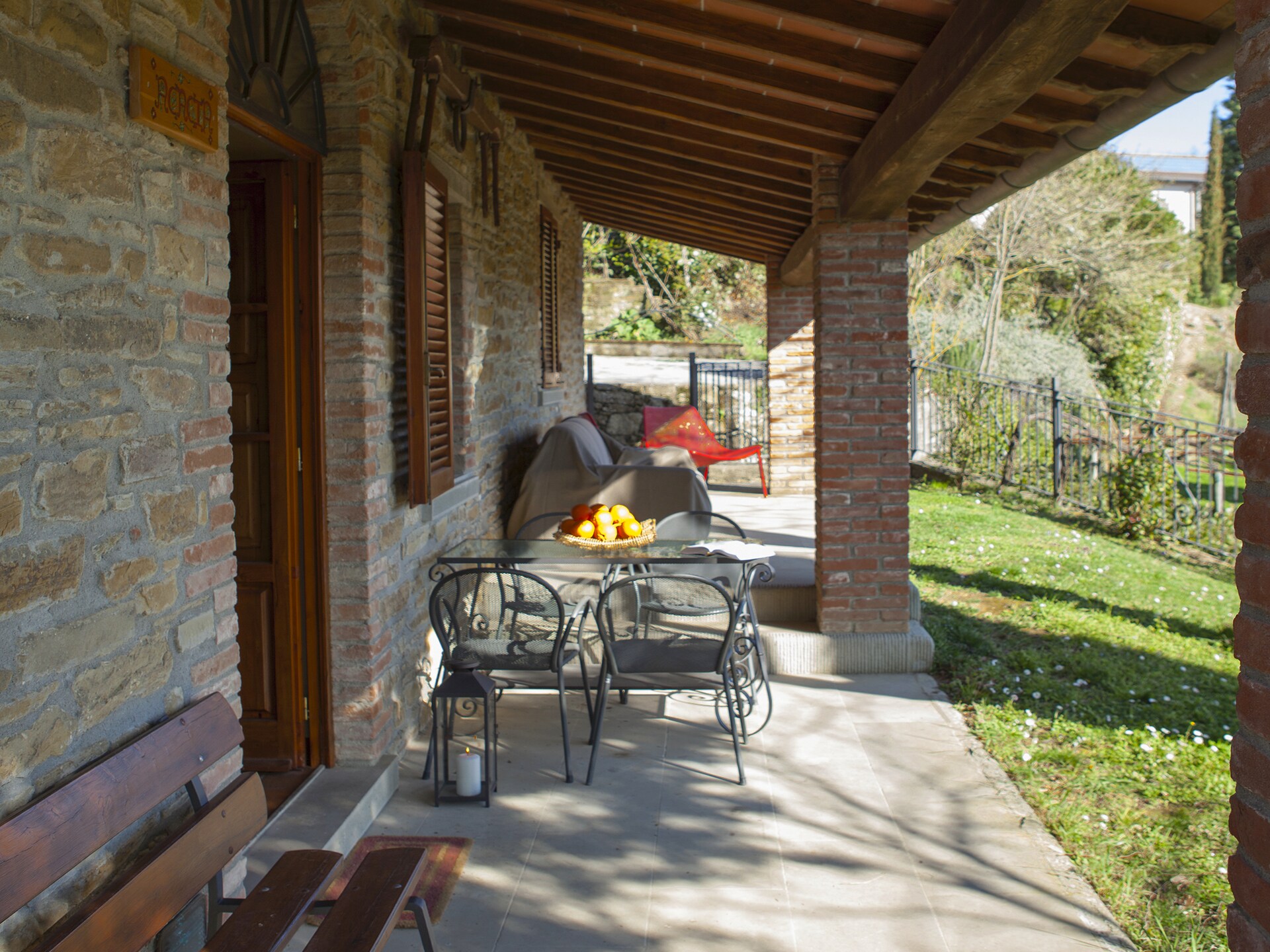 Vrijstaande Toscaanse boerderij voor 4 in de bossen bij Arezzo - foto 17