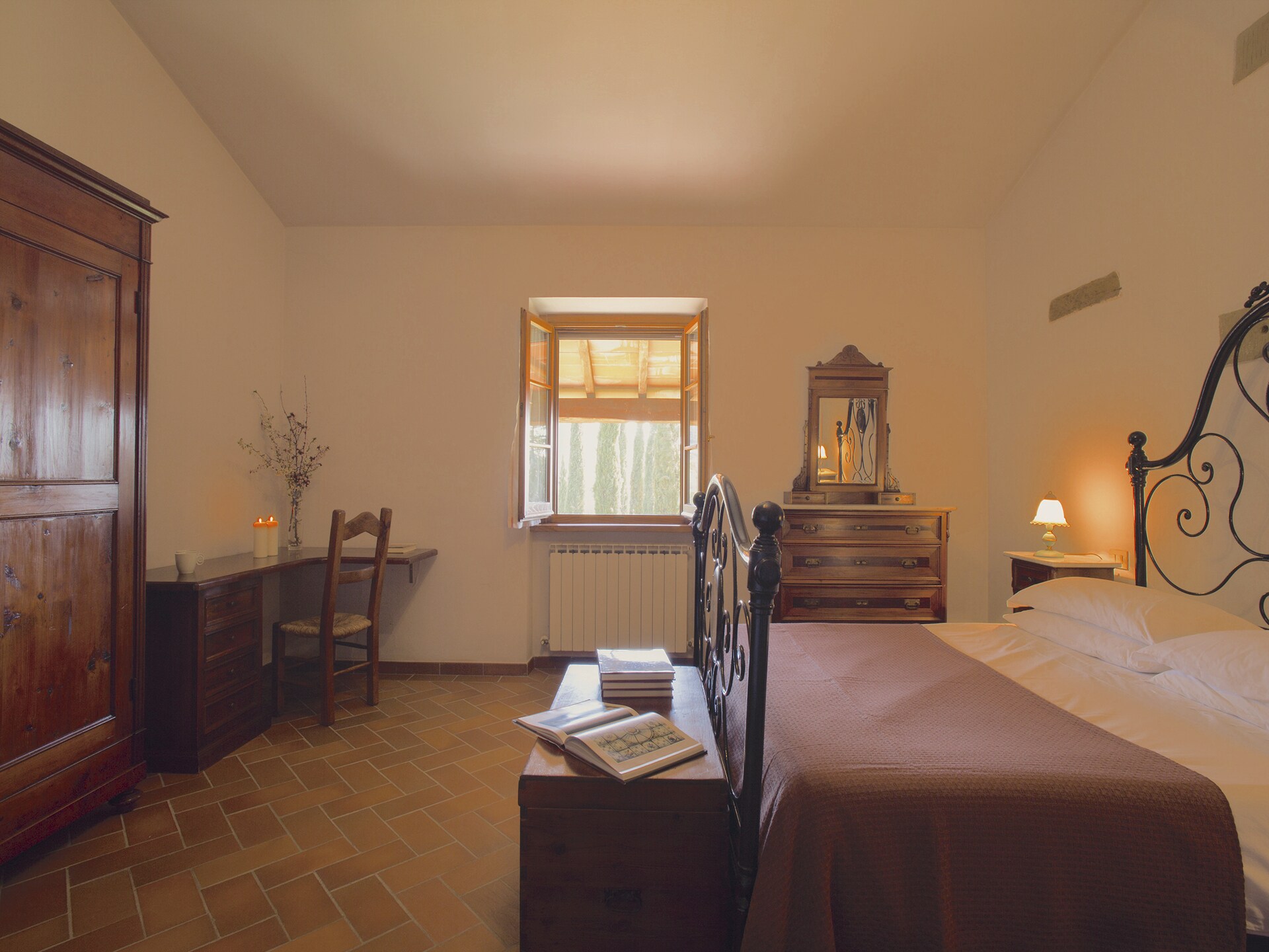 Vrijstaande Toscaanse boerderij voor 4 in de bossen bij Arezzo - foto 5